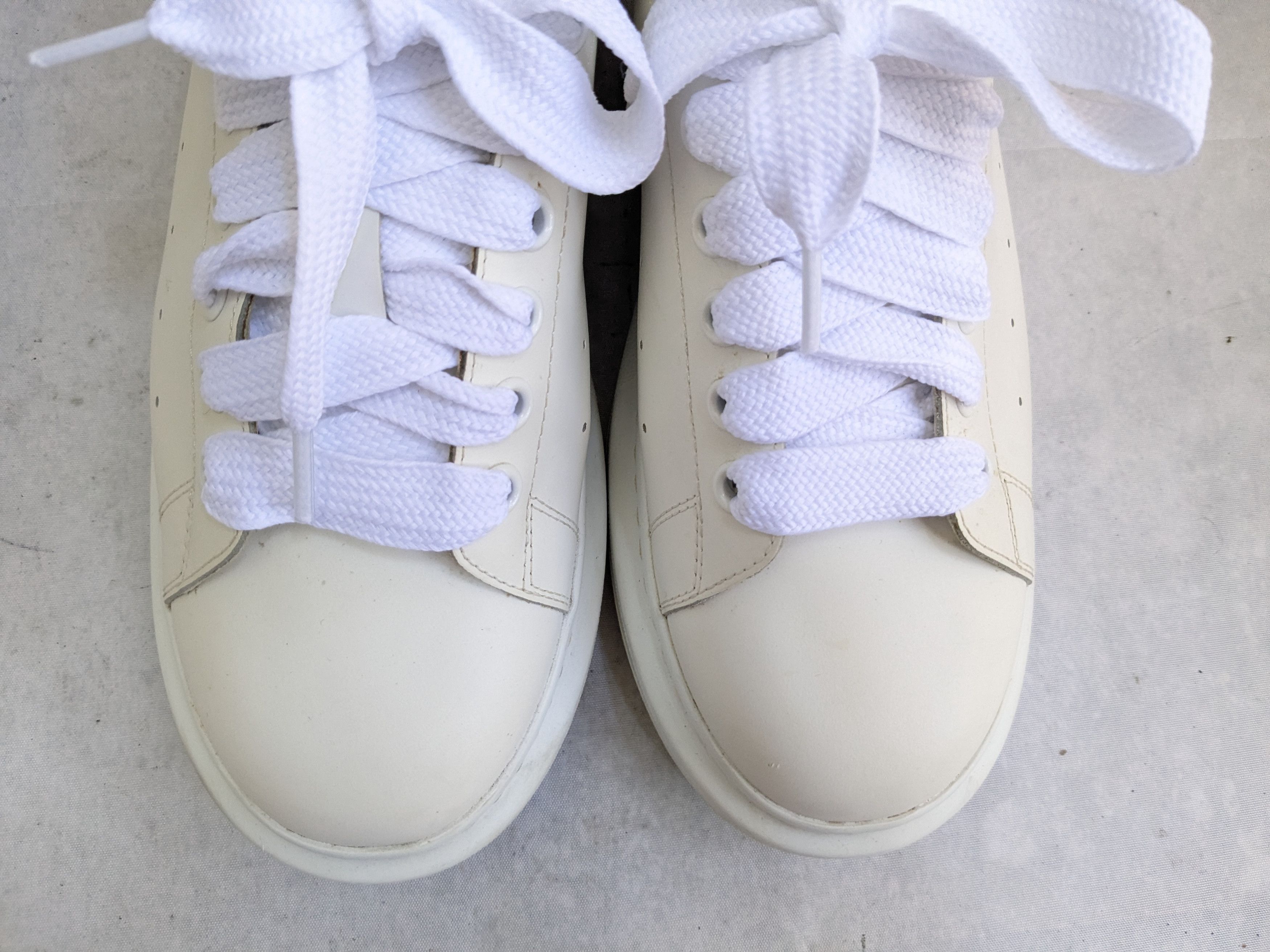 Alexander McQueen Alexander McQueen Oversized Larry Sneakers White Gold 12 45 Size US 12 / EU 45 - 4 Thumbnail