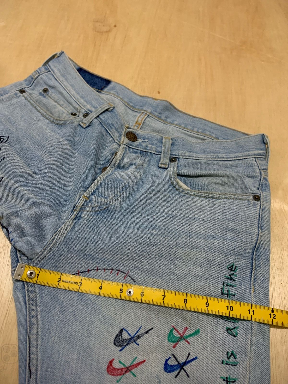 Japanese Brand Holister Distressed Denim Grafiti Jeans Size US 33 - 12 Thumbnail