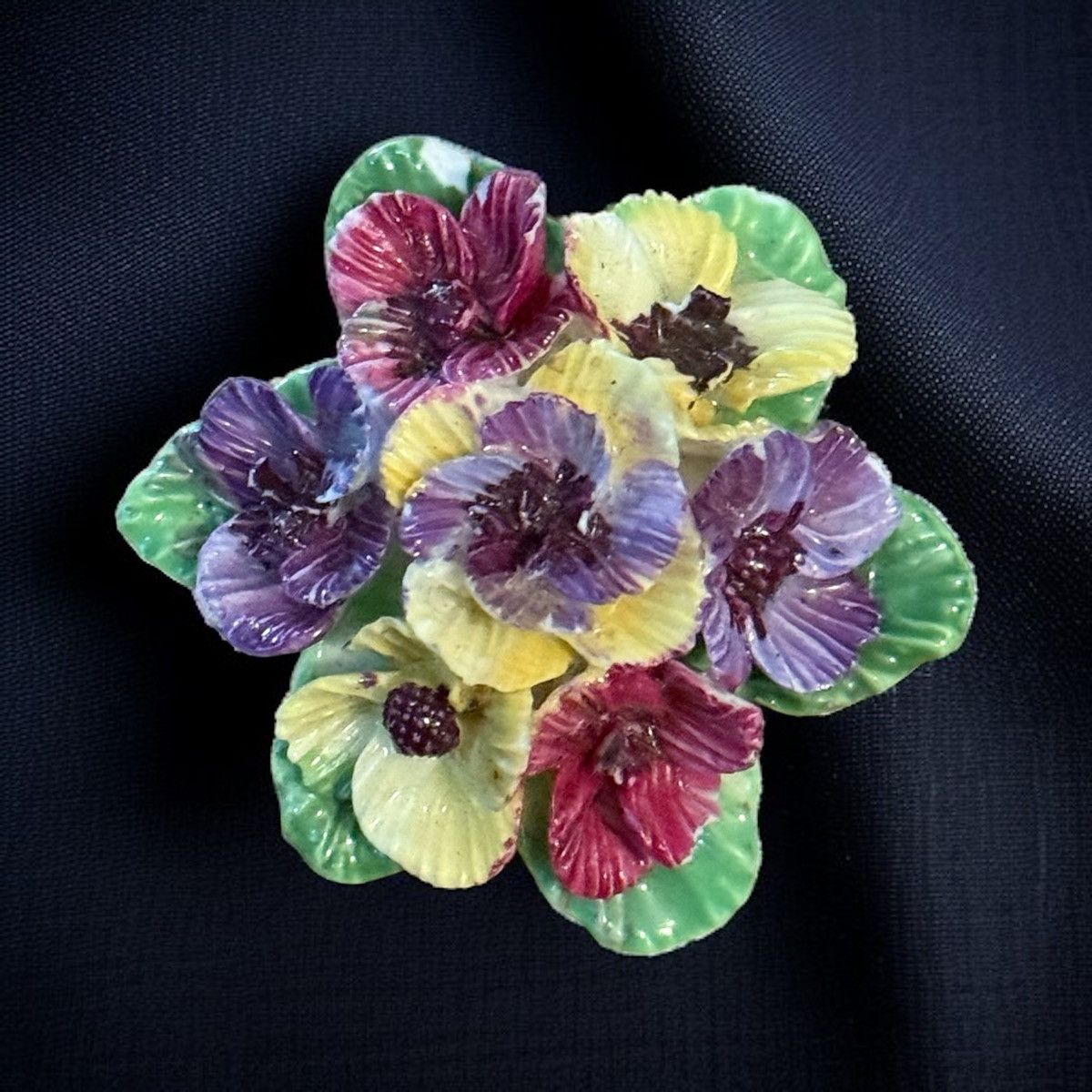 Vintage Vintage Crown Staffordshire England porcelain floral brooch Size ONE SIZE - 1 Thumbnail