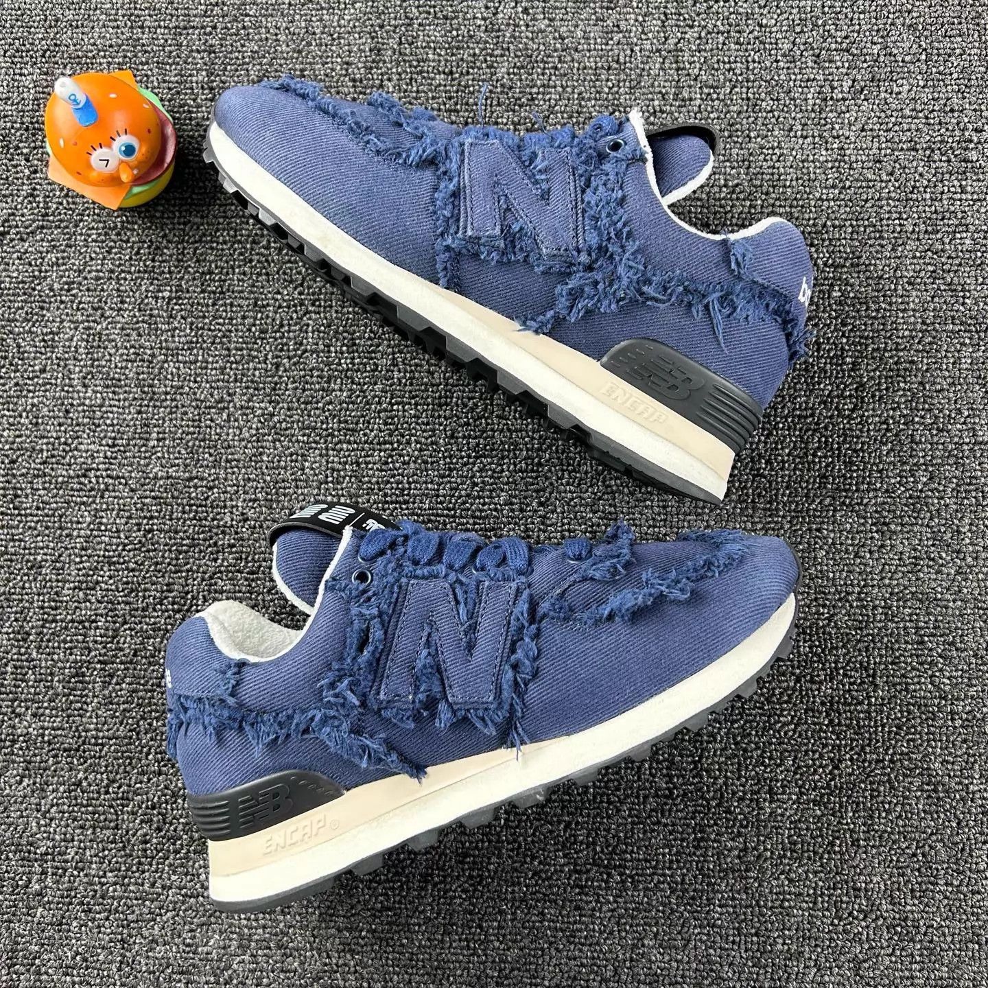 Miu Miu New Balance x Miu Miu Navy Distressed Low-Top Sneakers Size US 4.5 / IT 34.5 - 4 Thumbnail
