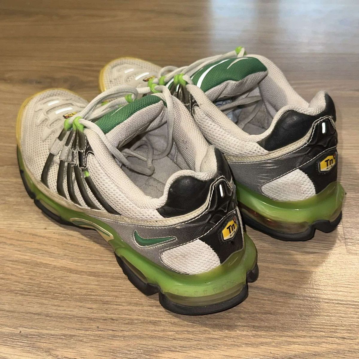 Nike Nike air max plus tn8 emerald green Size US 11 / EU 44 - 7 Thumbnail