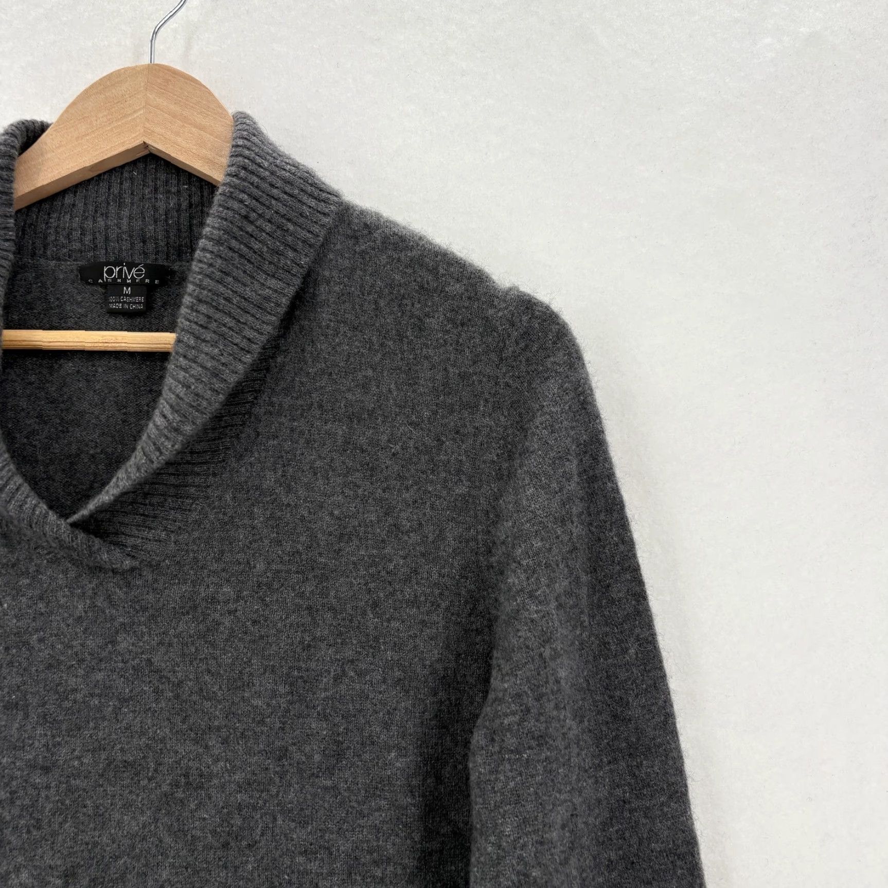 Vintage Prive Cashmere Sweater Womens Medium Gray 100% Cashmere Shawl Collar Pullover Regular Knit Wool? Size M / US 6-8 / IT 42-44 - 2 Thumbnail