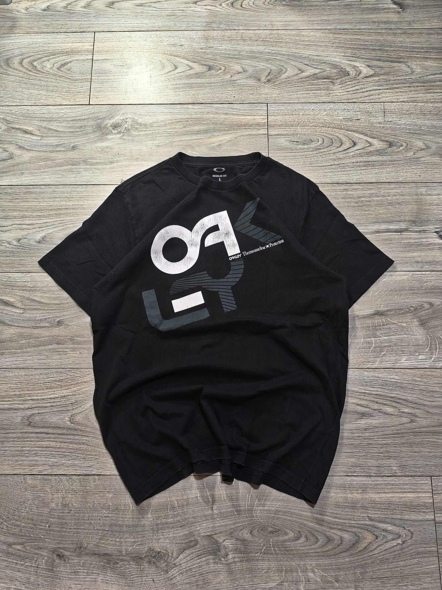 00s oakley thermonuclear protection tshirt y2k vtg faded