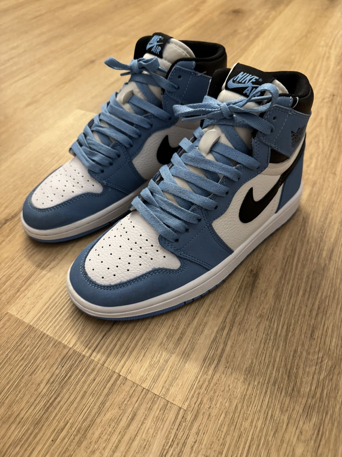 Jordan Brand Nike Air Jordan 1 High Retro UNC University Blue 39 sneakers Size US 8 / IT 38 - 6 Thumbnail