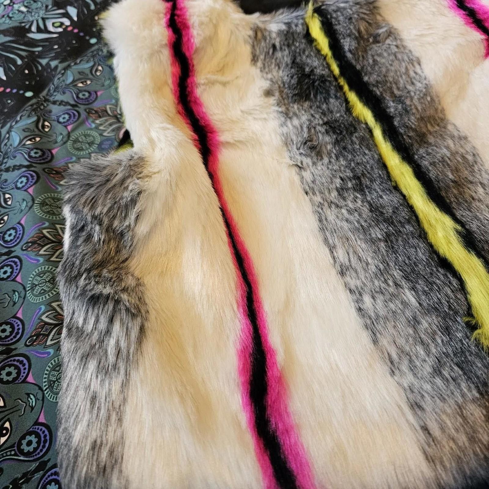 Spyder Spyder Kid's Faux Fur Cropped Vest Size US XL / EU 56 / 4 - 4 Thumbnail