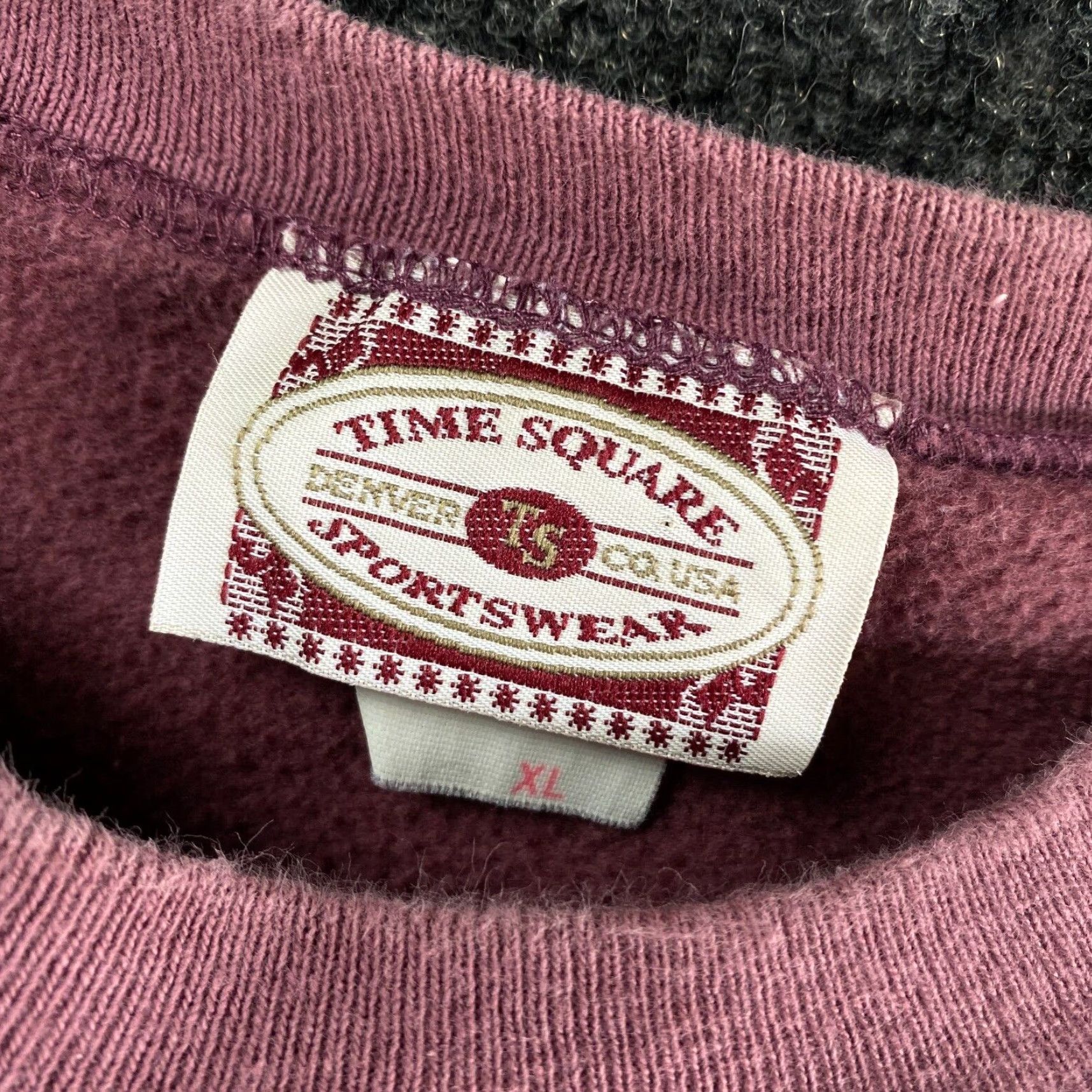 Vintage VINTAGE Time Square Sportswear Monterey Ca Crewneck Sweatshirt XL Red Cotton Polyester Embroidered USA 90s Sweatshirt Adults Unisex Mens Womens Size US XL / EU 56 / 4 - 3 Thumbnail