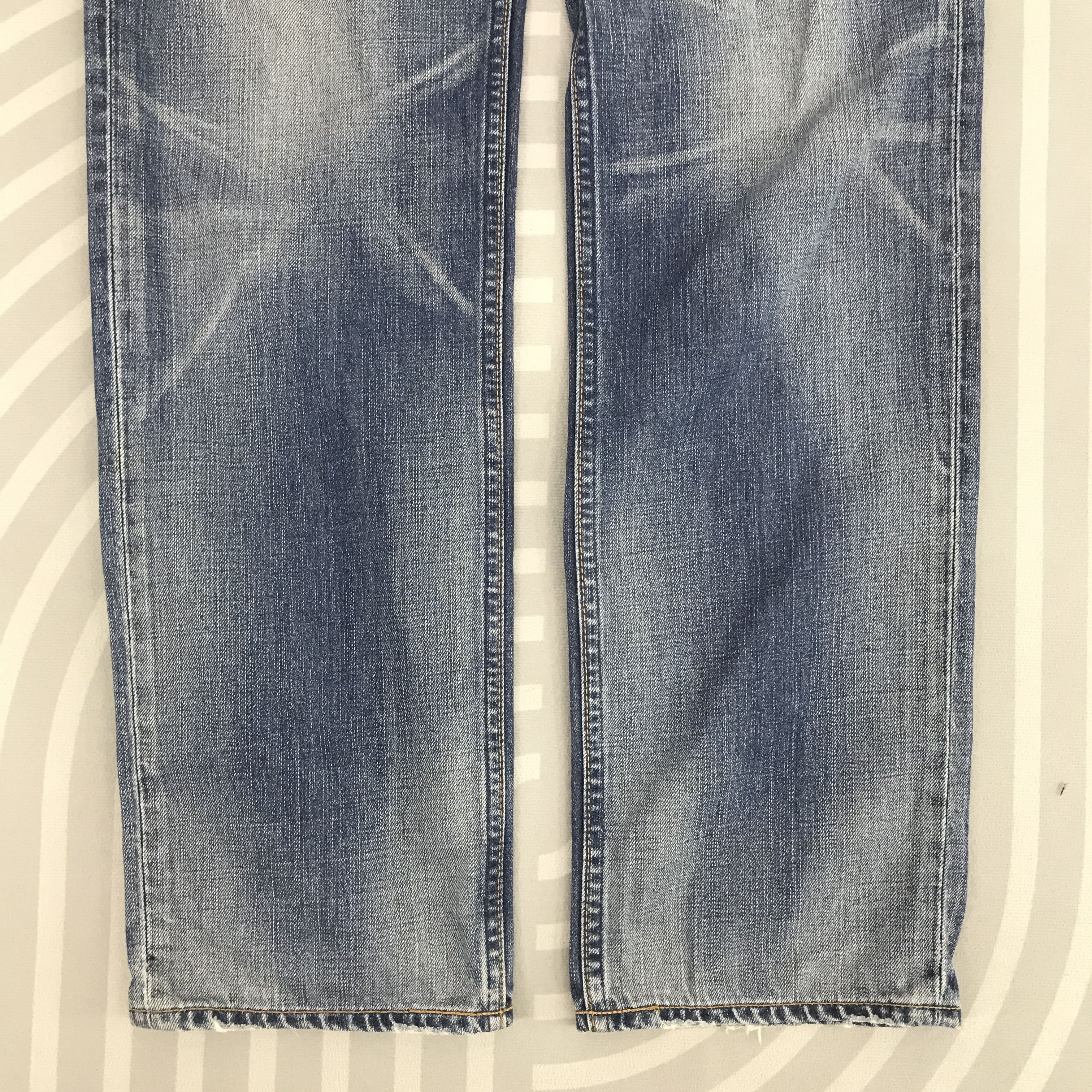 Levi's × Vintage Vintage Levi's 702 Faded denim Distressed jeans pants Size US 32 / EU 48 - 3 Thumbnail