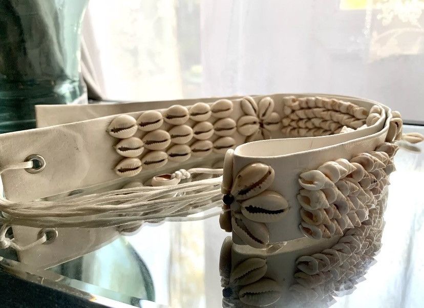 Designer × Vintage Beautiful sea shells Belt Size XS/ S NWTLeather 33 Cm / 13” Size ONE SIZE - 1 Thumbnail