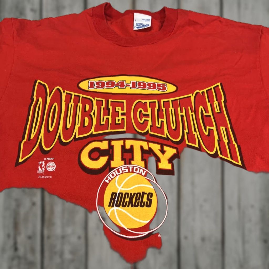 Salem Sportswear VINTAGE Houston Rockets 1990s Salem Cotton T-Shirt Large Red Mens Retro NBA Basketball Size US L / EU 52-54 / 3 - 1 Thumbnail