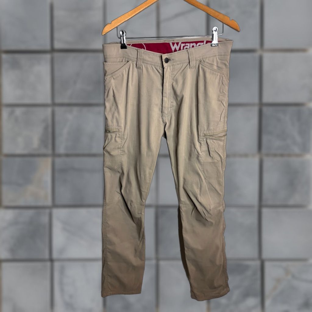 Wrangler Wrangler 10NW788FR Men's Khaki Cargo Pants 34x32 Beige Flat Front Pockets Cargo Mens 34in Inseam Straight 5568 Size US 34 / EU 50 - 1 Thumbnail