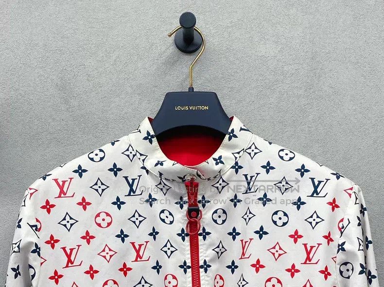 Louis Vuitton Louis Vuitton White full logo jacket Size XS / US 0-2 / IT 36-38 - 4 Thumbnail