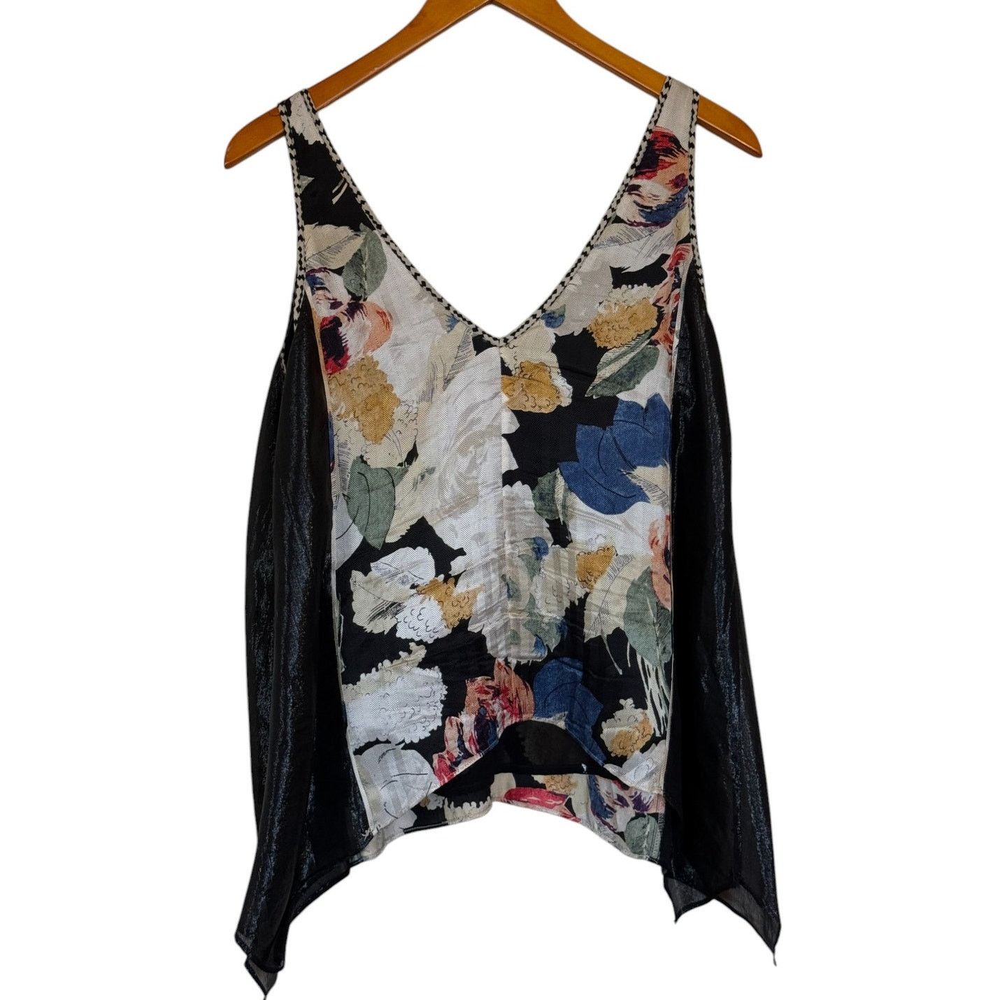 Elizabeth and James NWOT Elizabeth and James Top Women S Black Silk Floral Size S / US 4 / IT 40 - 2 Thumbnail