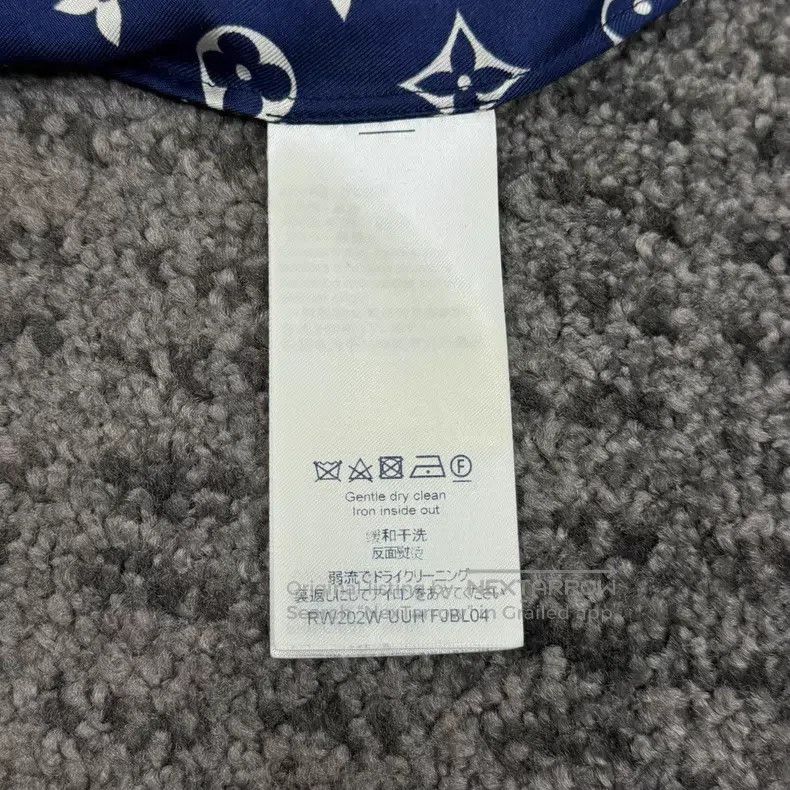 Louis Vuitton Louis Vuitton Silk full print presbyopic pajamas shirt Size XS / US 0-2 / IT 36-38 - 4 Thumbnail