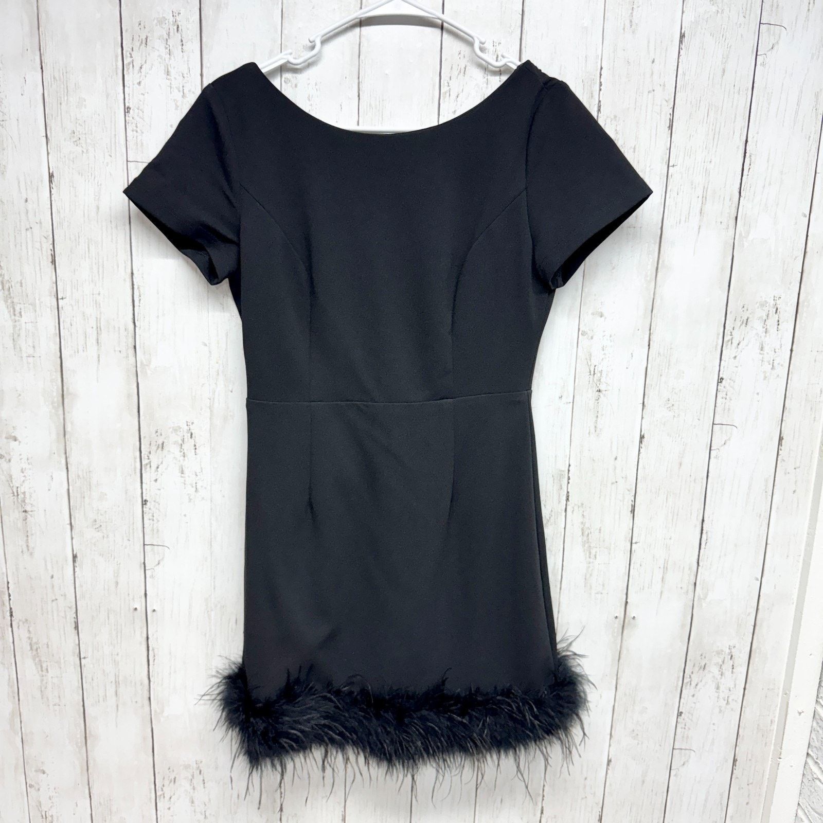 Other Lulus Dress Medium Backless Feather Trim Short Sleeve Mini Size M / US 6-8 / IT 42-44 - 1 Thumbnail