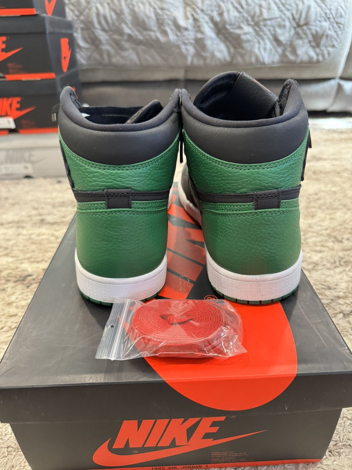 Jordan Brand Air Jordan 1 Retro Size US 10 / EU 43 - 4 Thumbnail