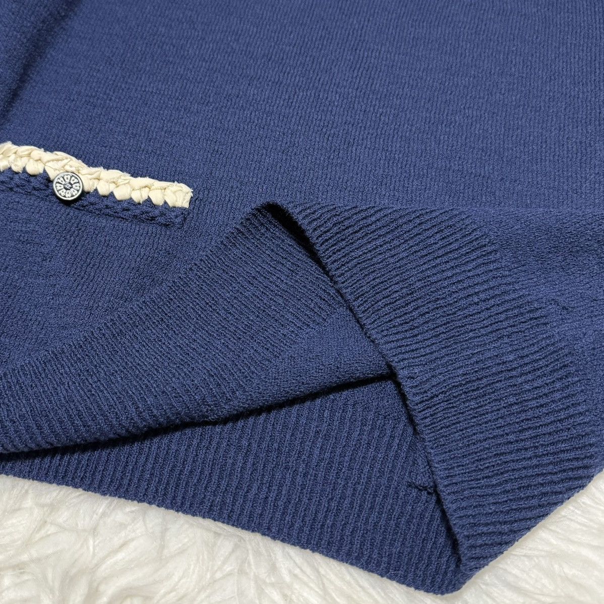 Chanel Authentic Chanel COCO button long sleeve knit sweater 38 Size XS / US 0-2 / IT 36-38 - 13 Thumbnail