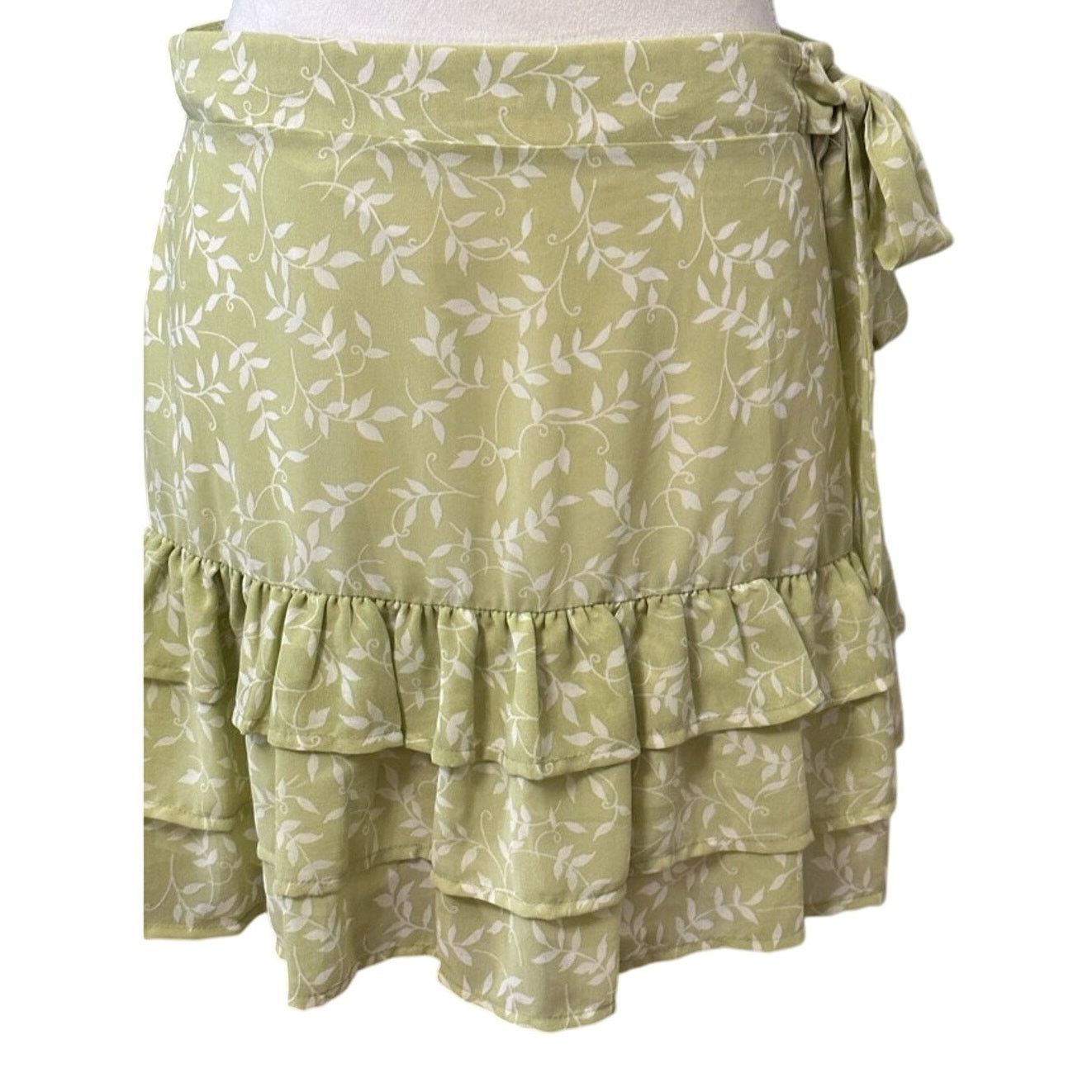 Other Ever After Mini Skirt Ruffled Tie Zip Floral Green W L NWOT Size 30" / US 8 / IT 44 - 4 Thumbnail