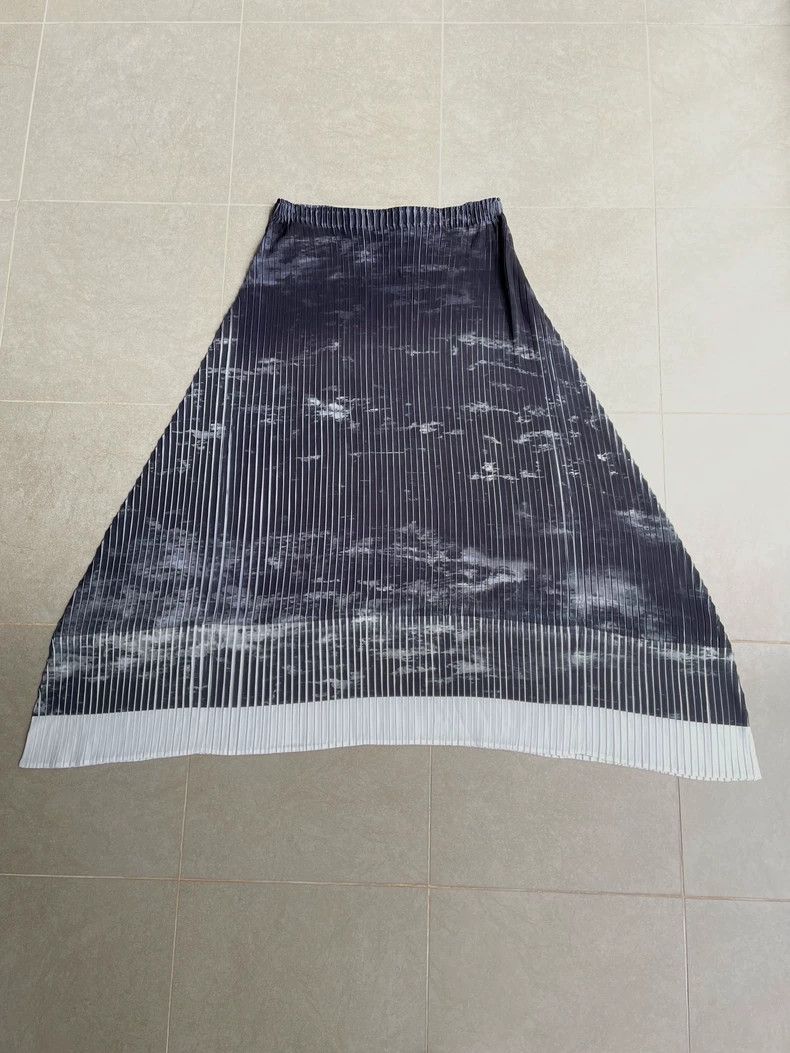 Issey Miyake Issey Miyake size:2 Black main line ink-wash half skirt Size 31" - 5 Thumbnail