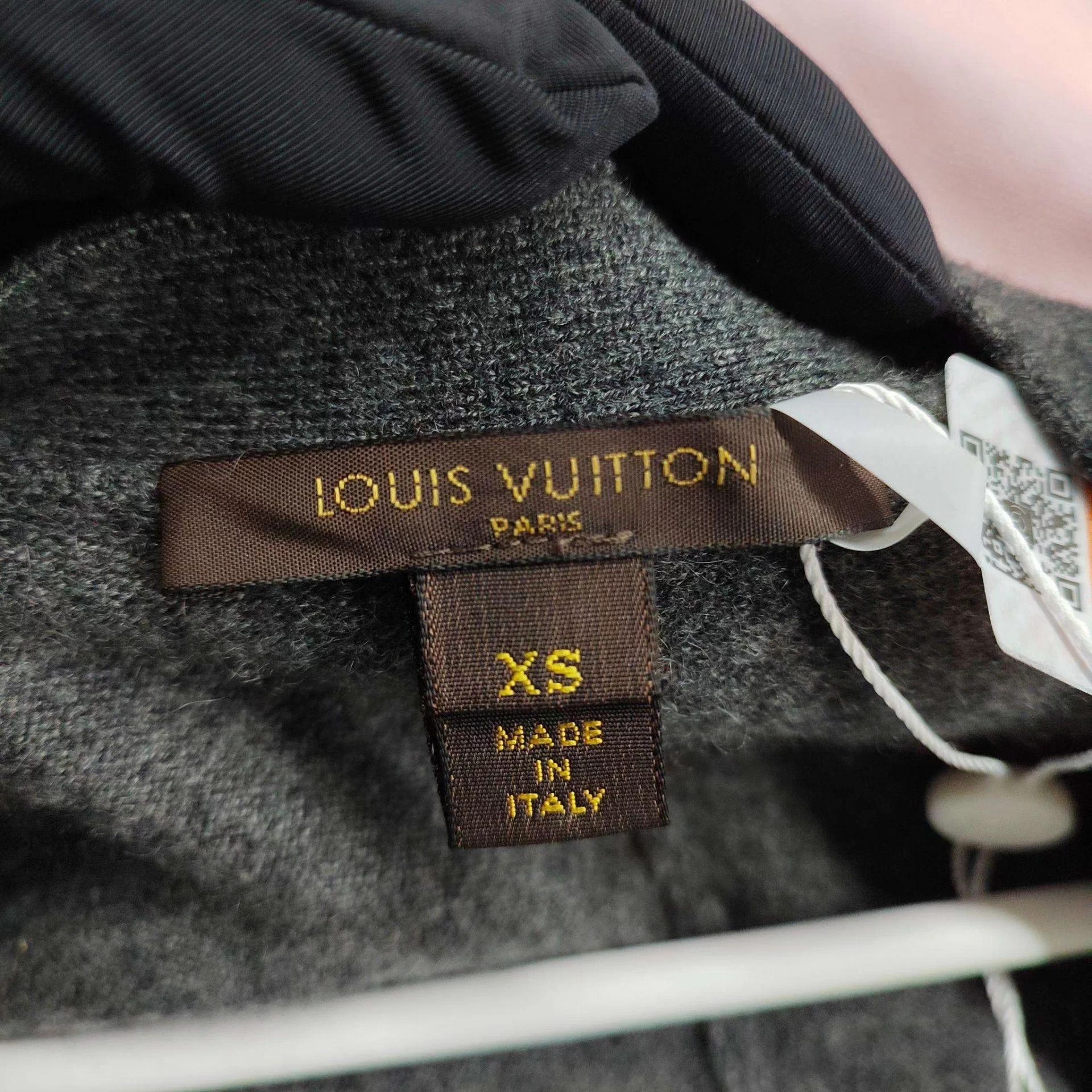 Louis Vuitton Louis Vuitton Gray Cashmere Sweater XS Size Size US XS / EU 42 / 0 - 3 Thumbnail