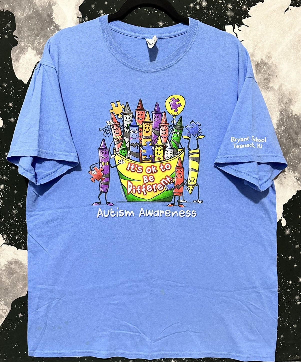 Gildan Crayons shirt Size US XL / EU 56 / 4 - 1 Thumbnail