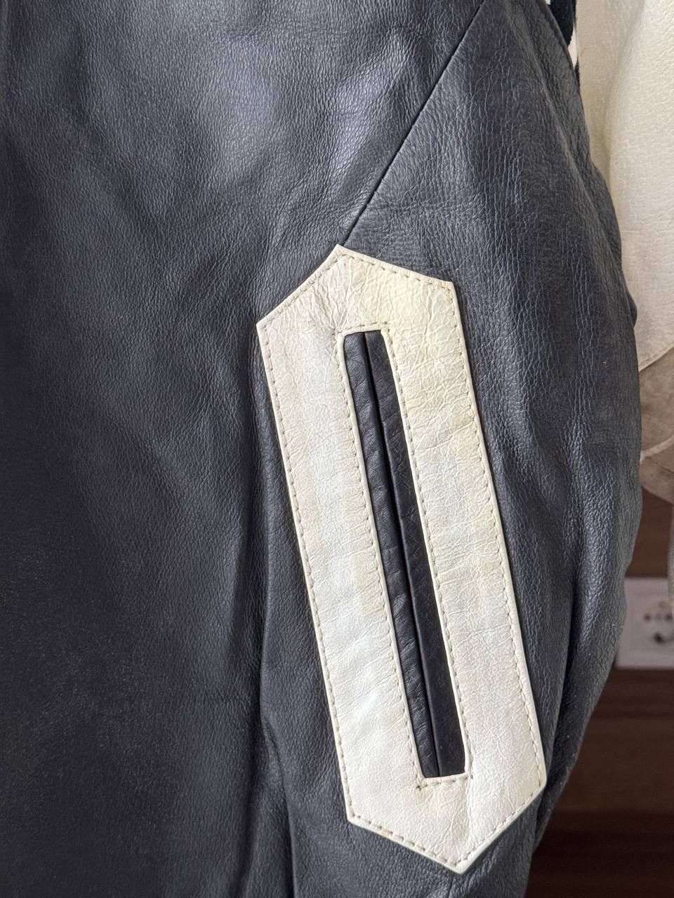 Michael Hoban Vintage Michael Hoban Basketball 80s Leather Jacket Size US L / EU 52-54 / 3 - 3 Thumbnail