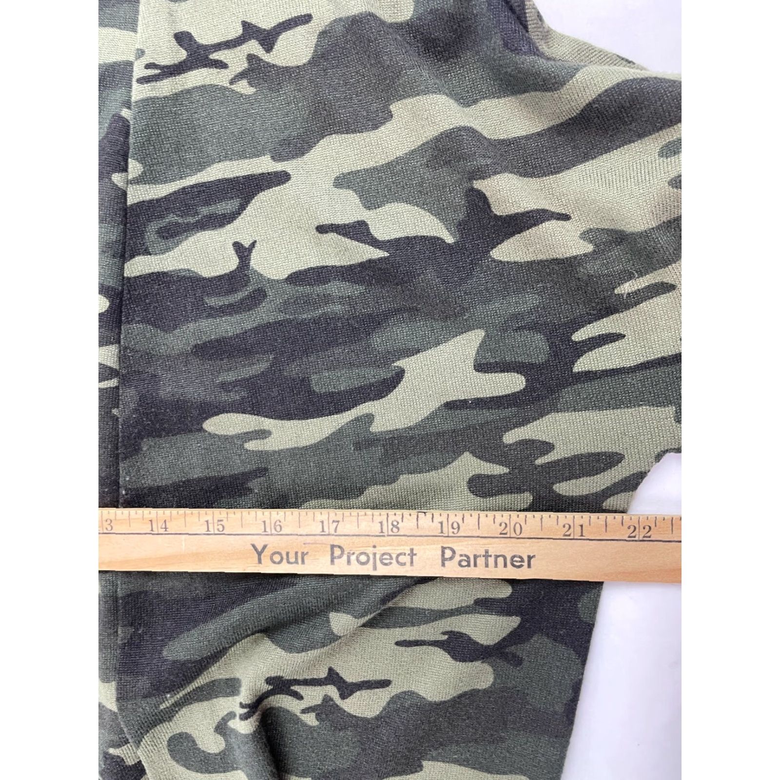Sanctuary Sanctuary Sweater Cardigan Women’s Size S MultiCam Camouflage Long Sleeve Knit Polyester Spandex Breathable Modern Outdoor Shirt? Size S / US 4 / IT 40 - 6 Thumbnail