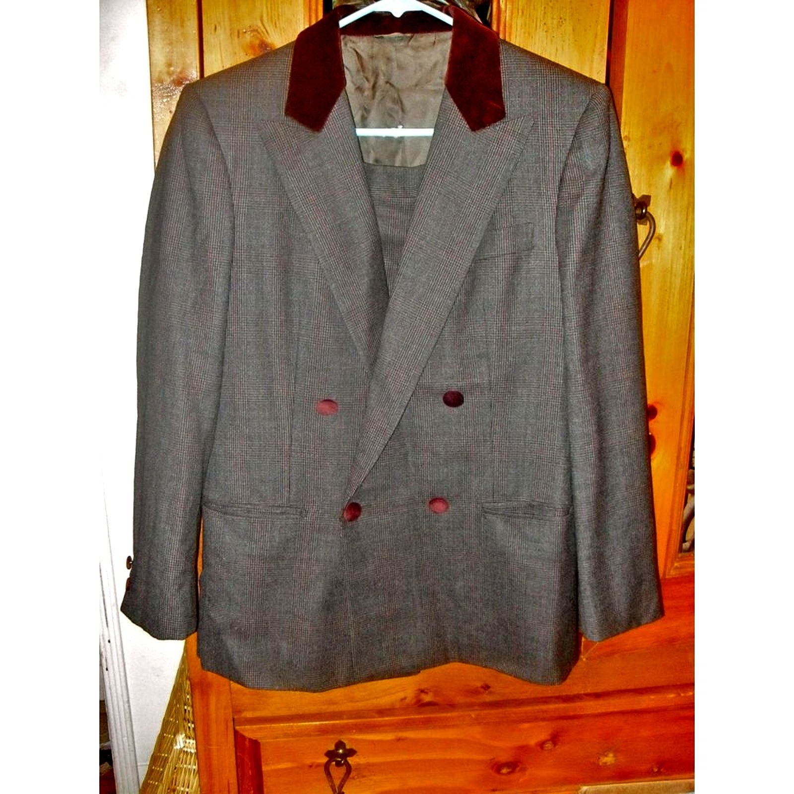Burberry 80s BURBERRY SUIT GLEN PLAID W/ BURGUNDY VELVET TRIM Size M / US 6-8 / IT 42-44 - 2 Thumbnail