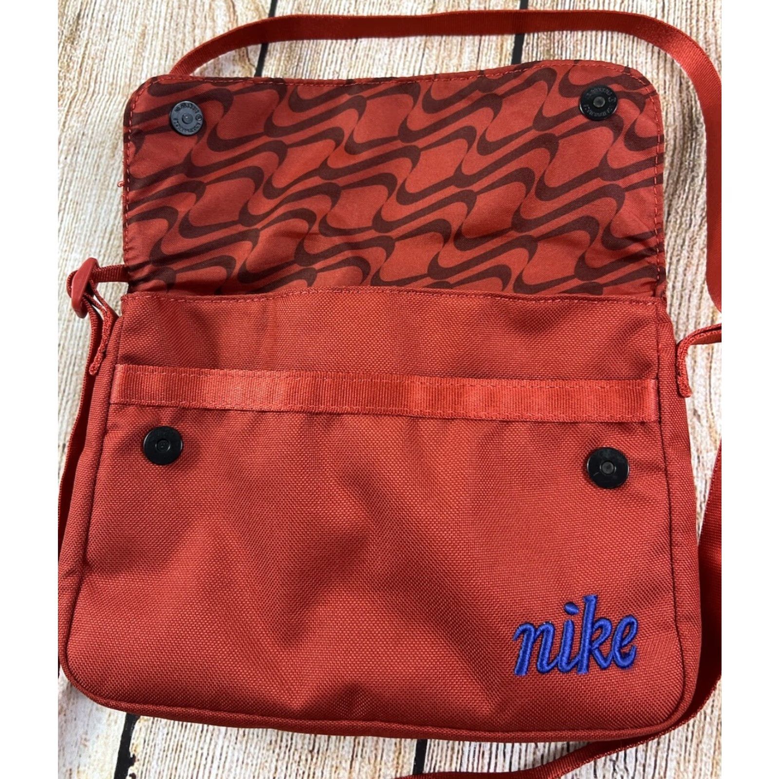 Nike Nike Crossbody Bag Small Orange Blue Purse Women's Orange Exterior Polyester Canvas 2 spots back Crossbody N/A Size ONE SIZE - 2 Thumbnail