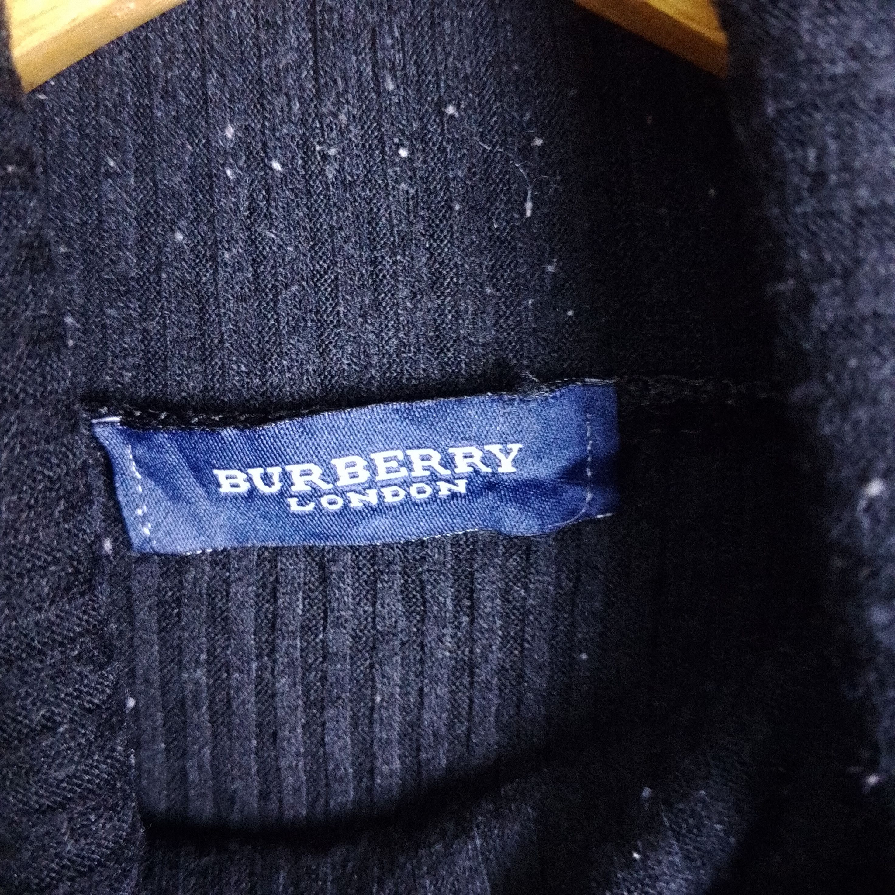 Burberry Burberry Nova Check Turtleneck Waffle Tee Size S / US 4 / IT 40 - 5 Thumbnail