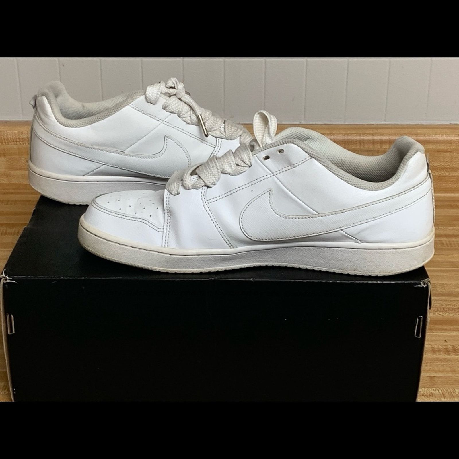 Nike CLASSIC NIKE BACKBOARD II ALL WHITE MENS SHOES SIZE 12 NICE Size US 12 / EU 45 - 4 Thumbnail
