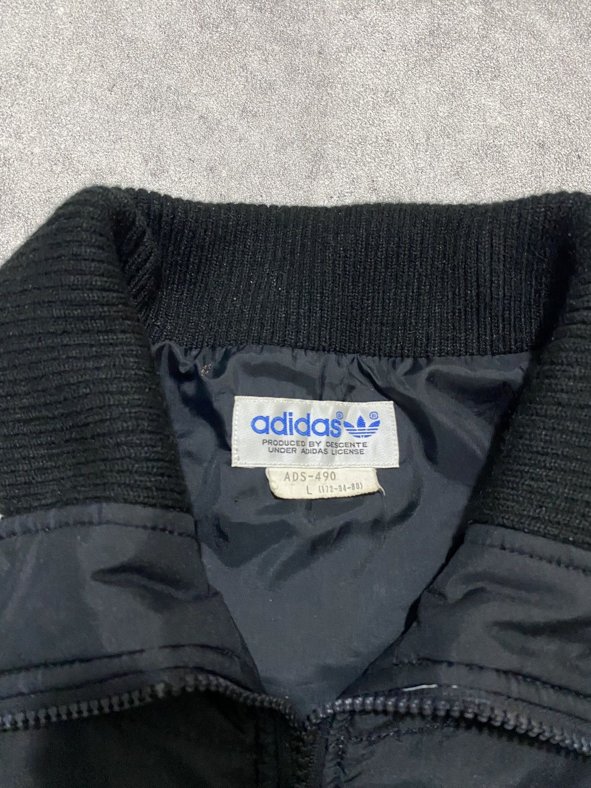Adidas Adidas light jacket vintage Size US L / EU 52-54 / 3 - 6 Thumbnail