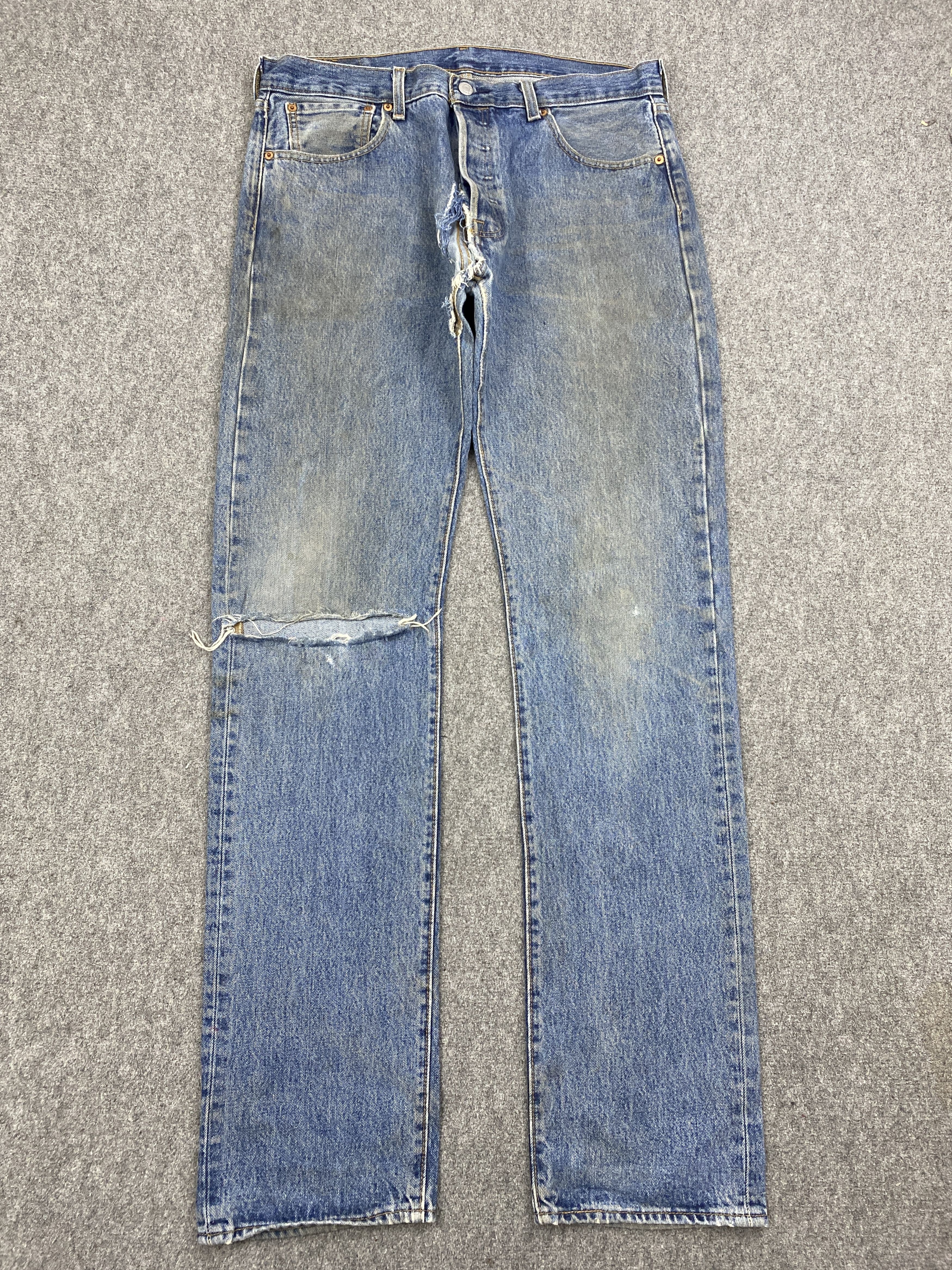 Levi's Distressed Vintage Levis 501 Faded Blue Jeans DP2809 Size US 36 / EU 52 - 1 Thumbnail