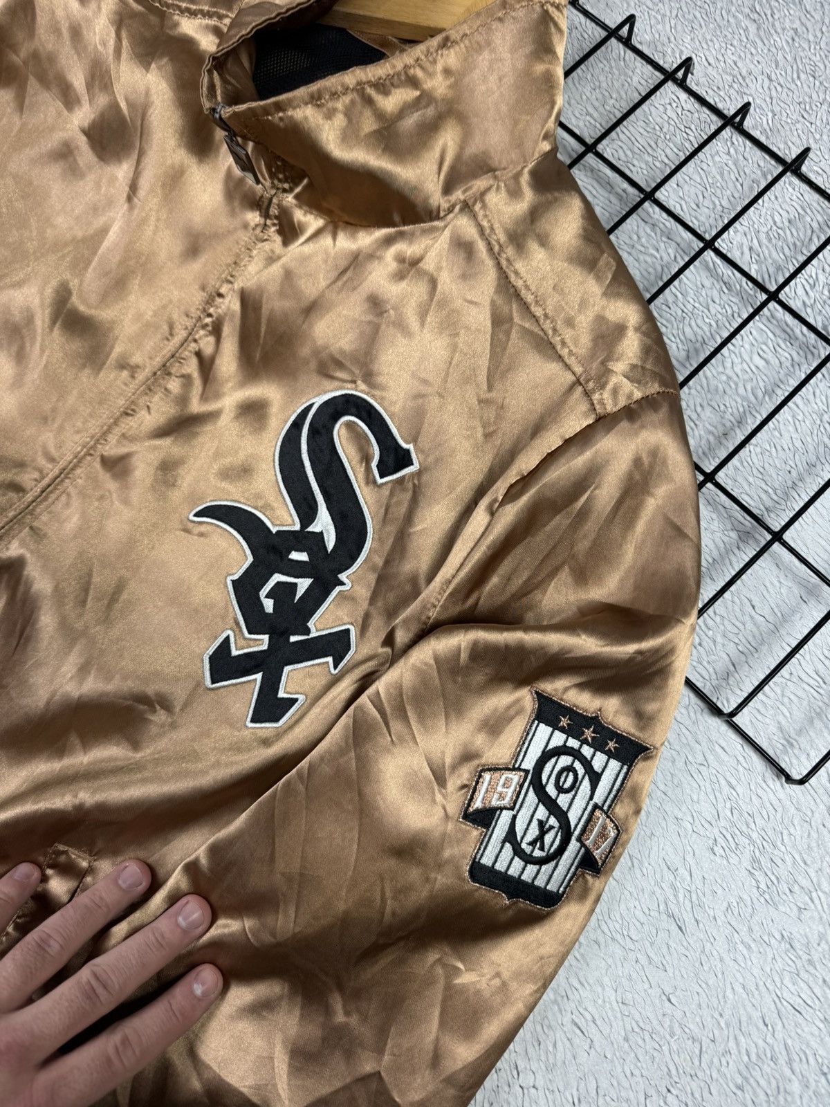 Majestic × Vintage Vintage Chicago Sox Majestic Gold Bomber Sport Jacket Size US L / EU 52-54 / 3 - 7 Thumbnail