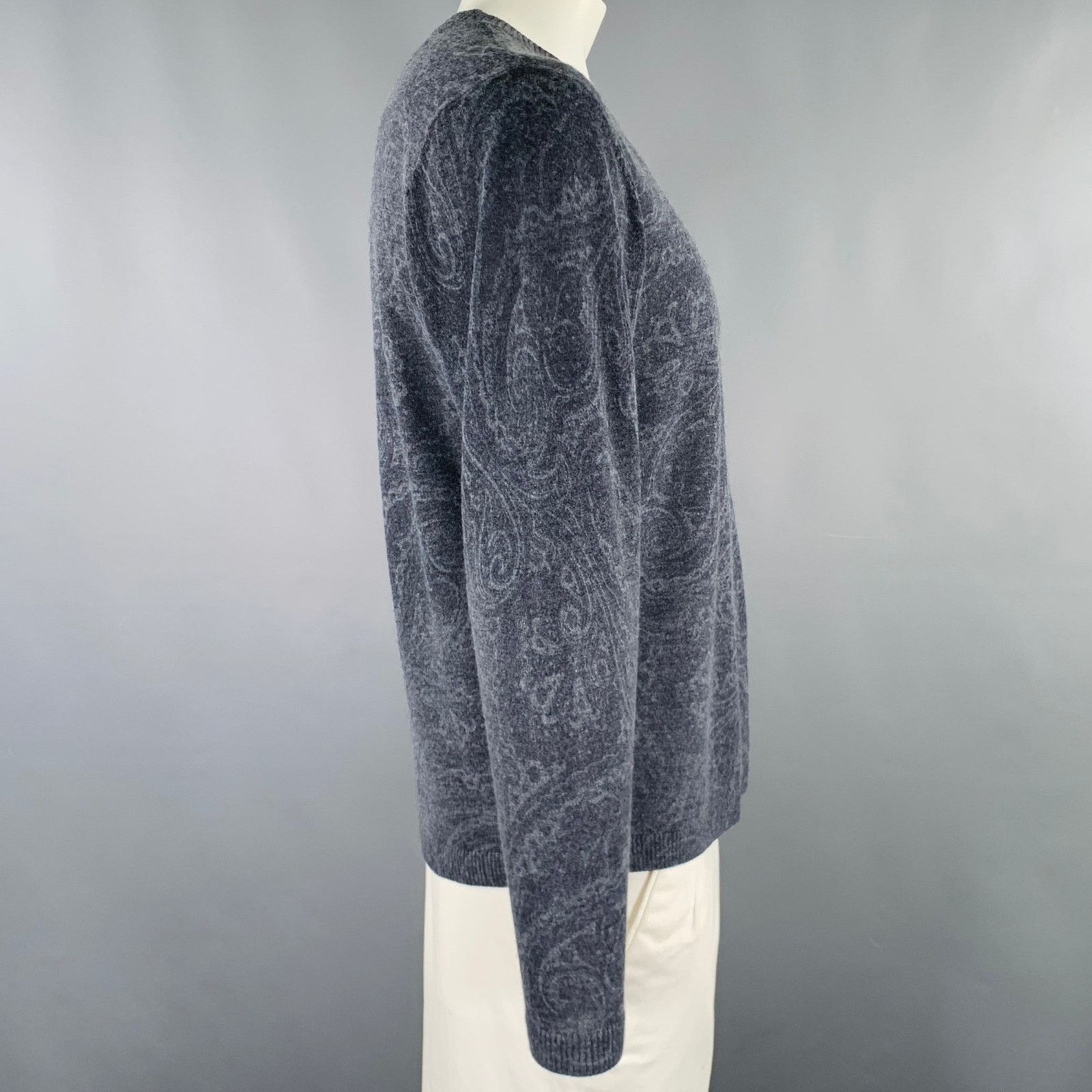 Robert Graham Size L Grey Charcoal Paisley Wool Cashmere V-Neck Pullover Size US L / EU 52-54 / 3 - 2 Thumbnail
