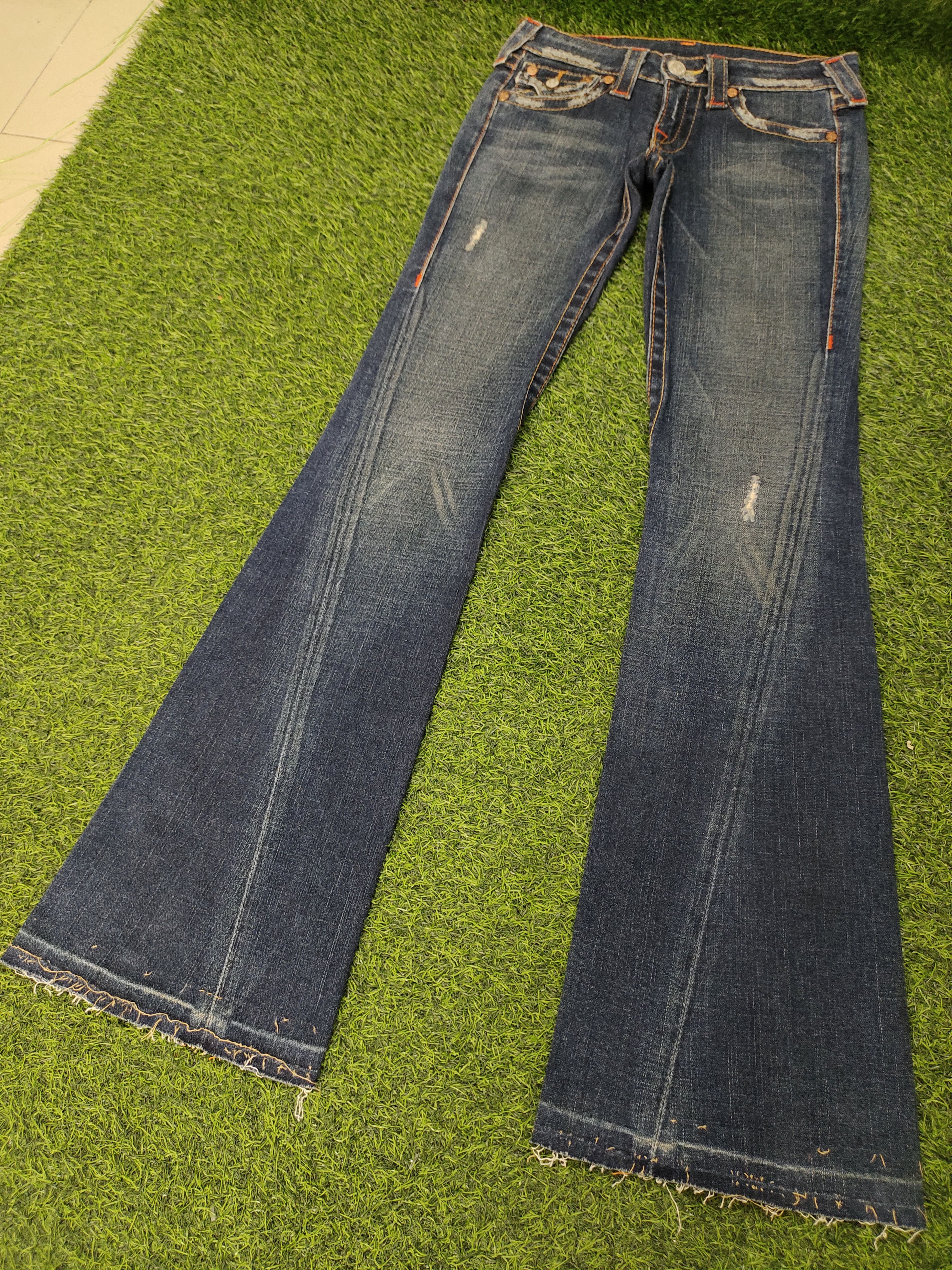 True Religion Flare Jeans True Religion Distress Low Rise Denim Bootcut Size 26" / US 2 / IT 38 - 1 Thumbnail