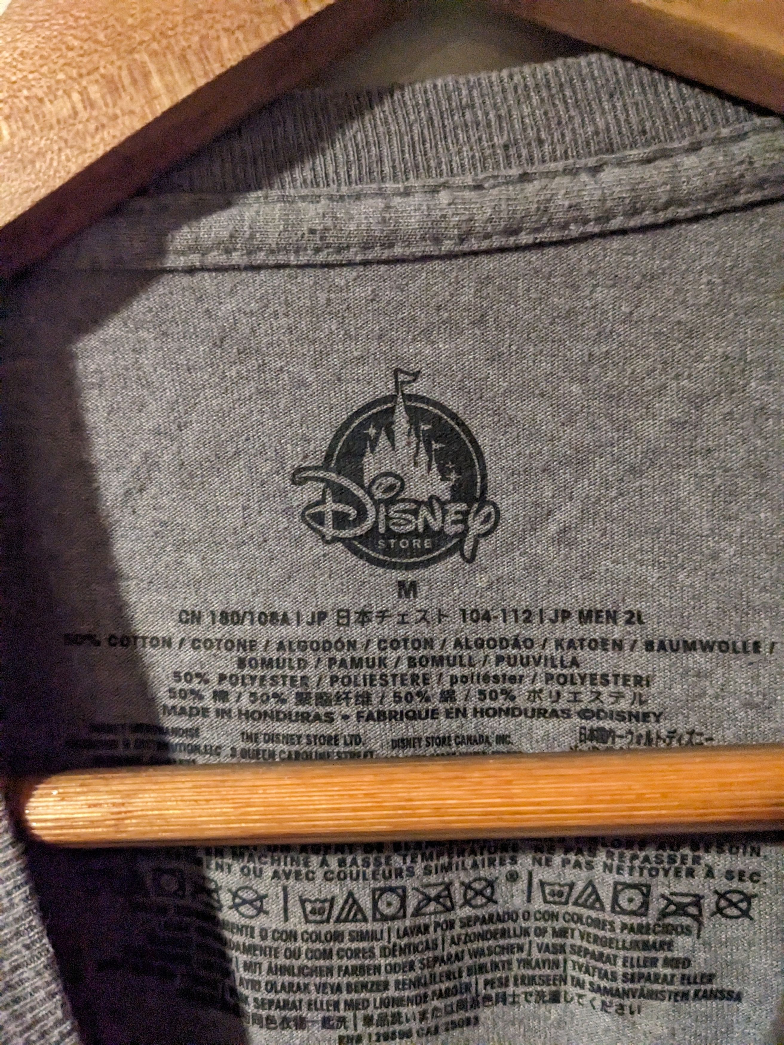 Disney × Vintage Disney Store Pirates of the Caribbean Dead Men T-Shirt Size US M / EU 48-50 / 2 - 3 Thumbnail