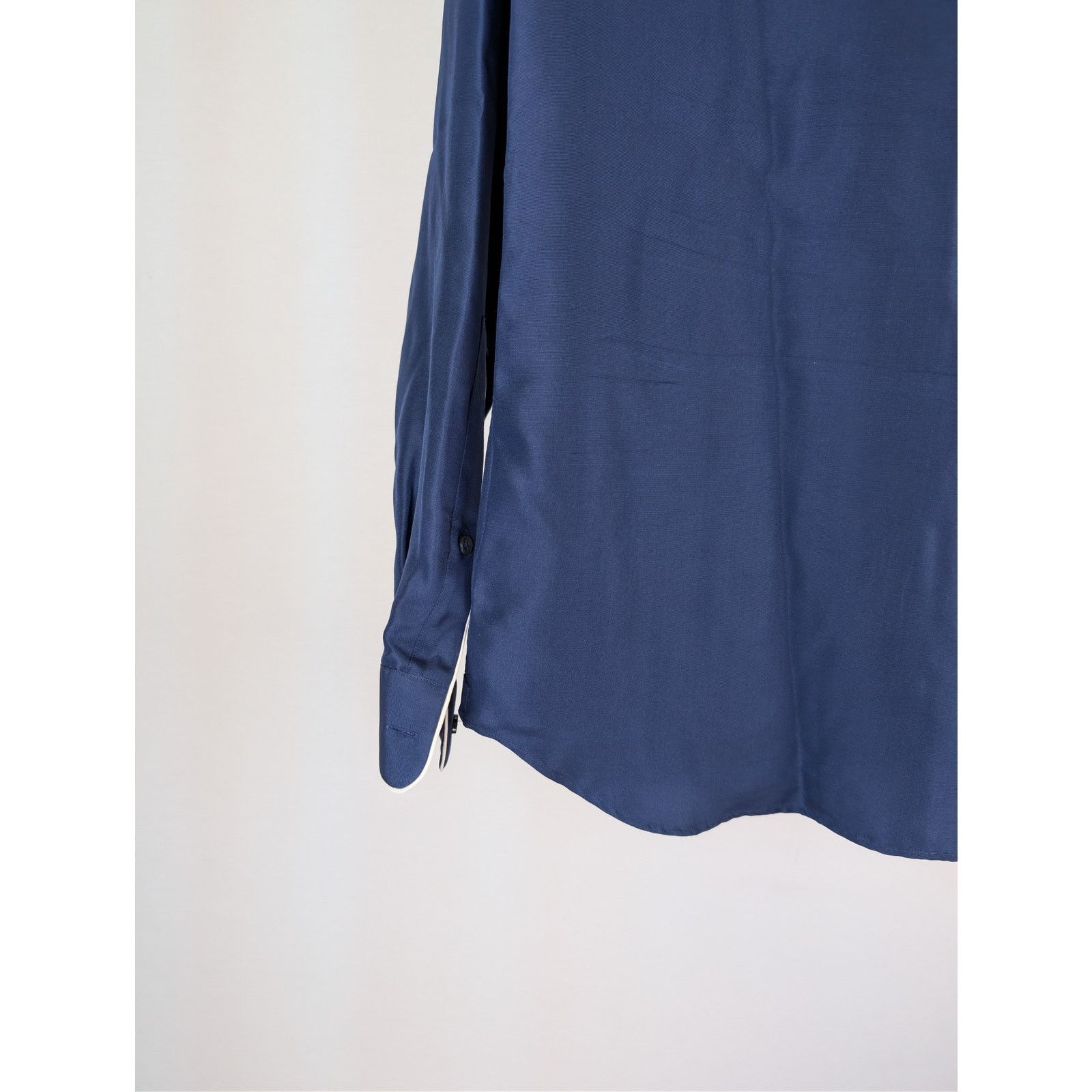 Valentino o1rshd1 CC20 silk piped Button up Shirt in Navy Blue Size US S / EU 44-46 / 1 - 14 Thumbnail