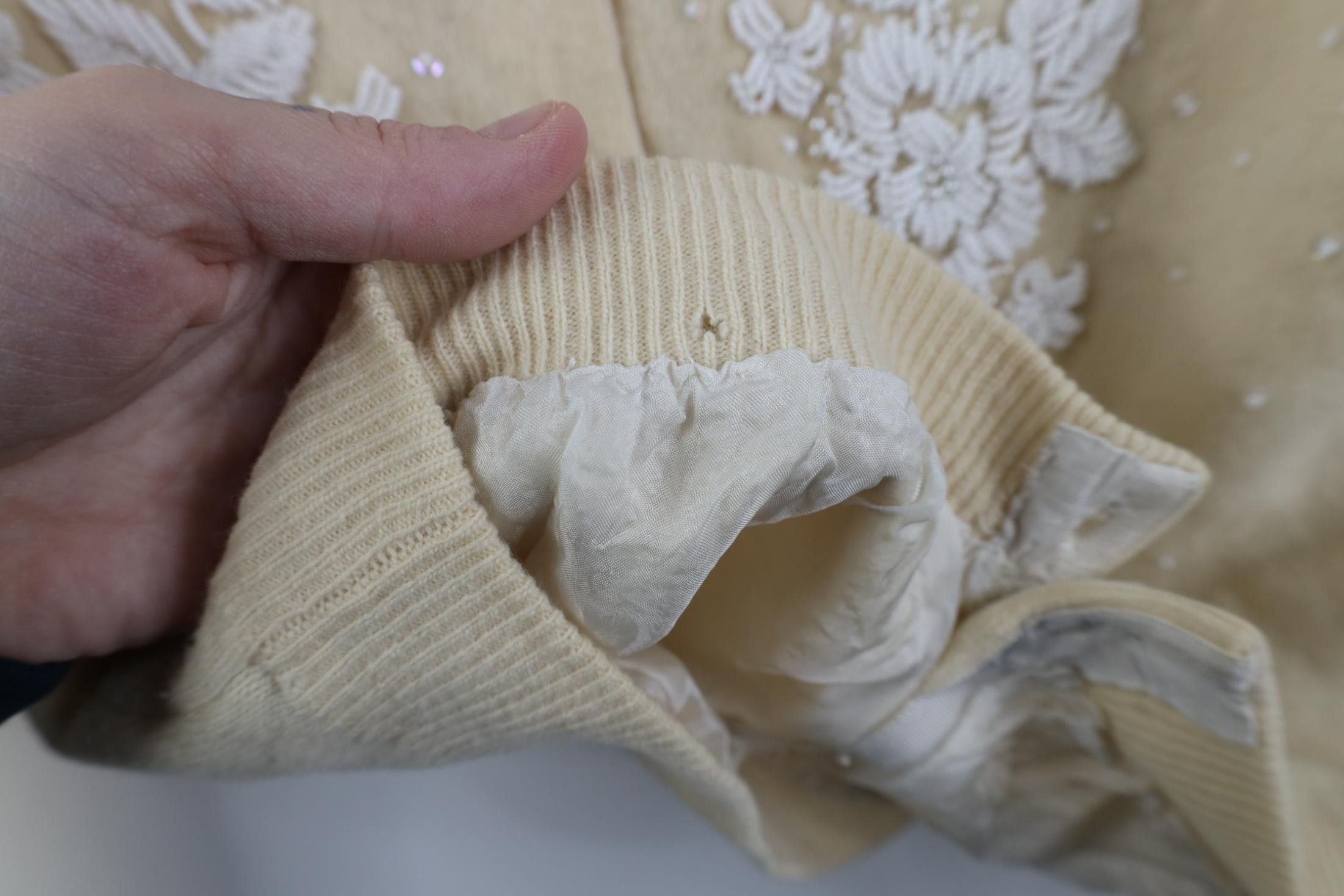 Vintage Vintage 60s 70s Angora Lambswool Beaded Cardigan Sweater Size S / US 4 / IT 40 - 8 Thumbnail