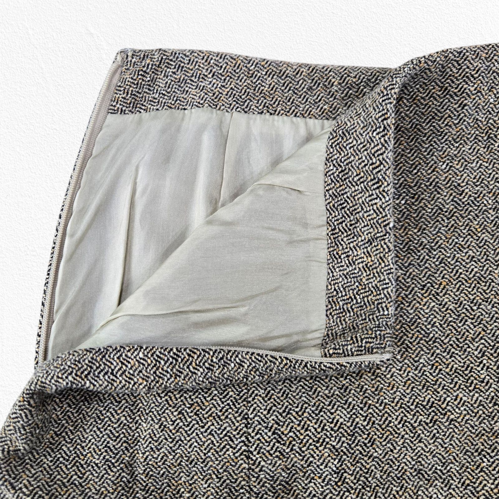 Ann Taylor Y2K Ann Taylor Gray Tweed Wool Blend Skirt Size 4P Size 27" / US 4 / IT 40 - 5 Thumbnail