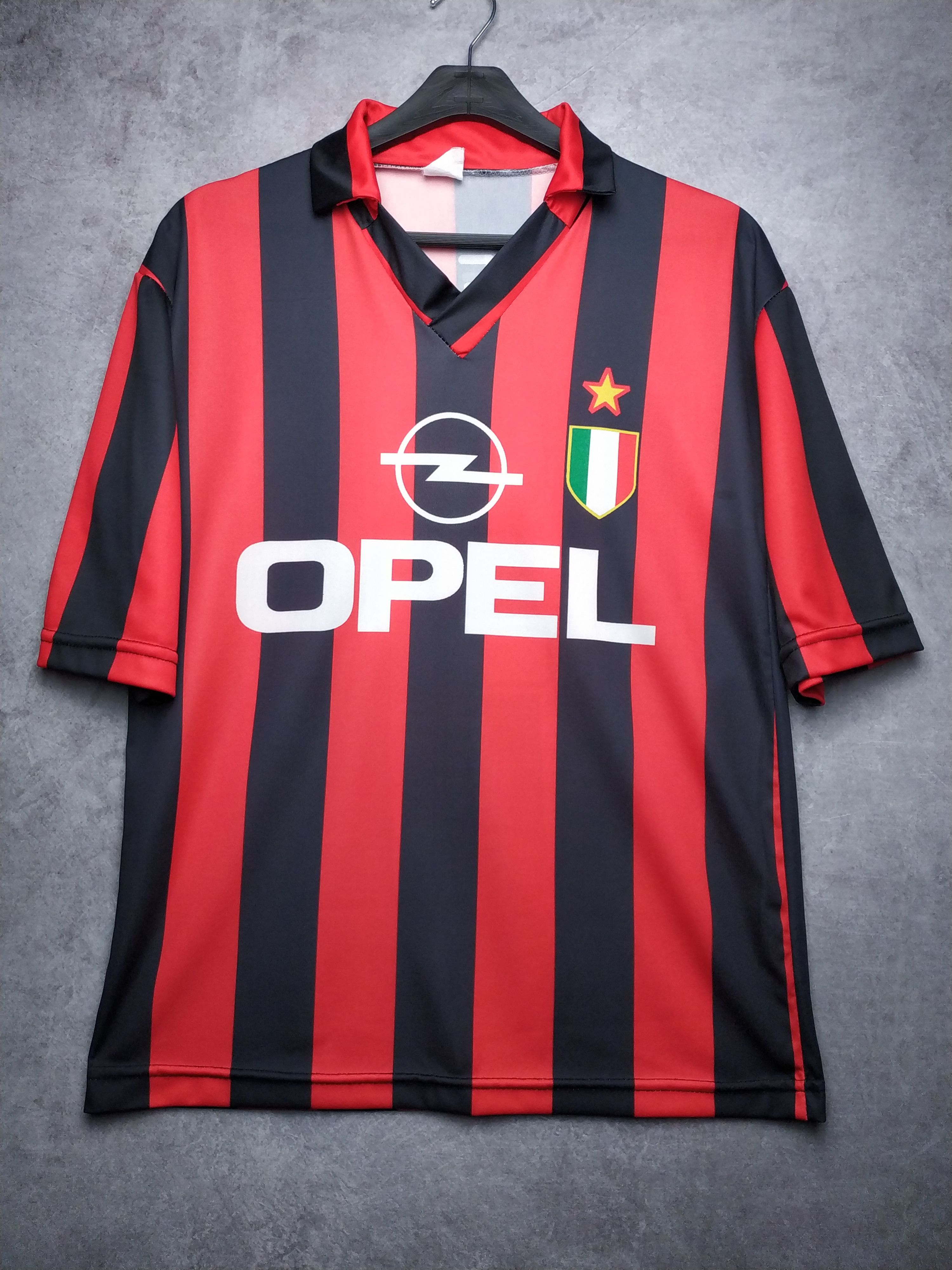 Vintage Weah AC Milan football soccer jersey Size US S / EU 44-46 / 1 - 5 Thumbnail