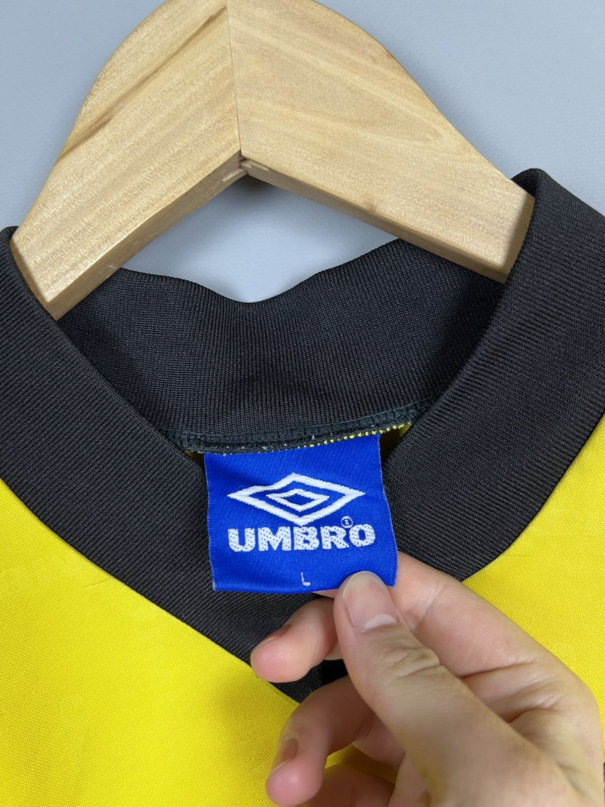 Umbro (L) RARE Umbro Berliner Tennis Club Borussia Vintage Size US L / EU 52-54 / 3 - 2 Thumbnail
