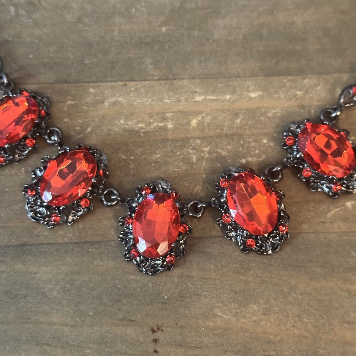 Other Dark silver tone red gemstone statement necklace Size ONE SIZE - 3 Thumbnail