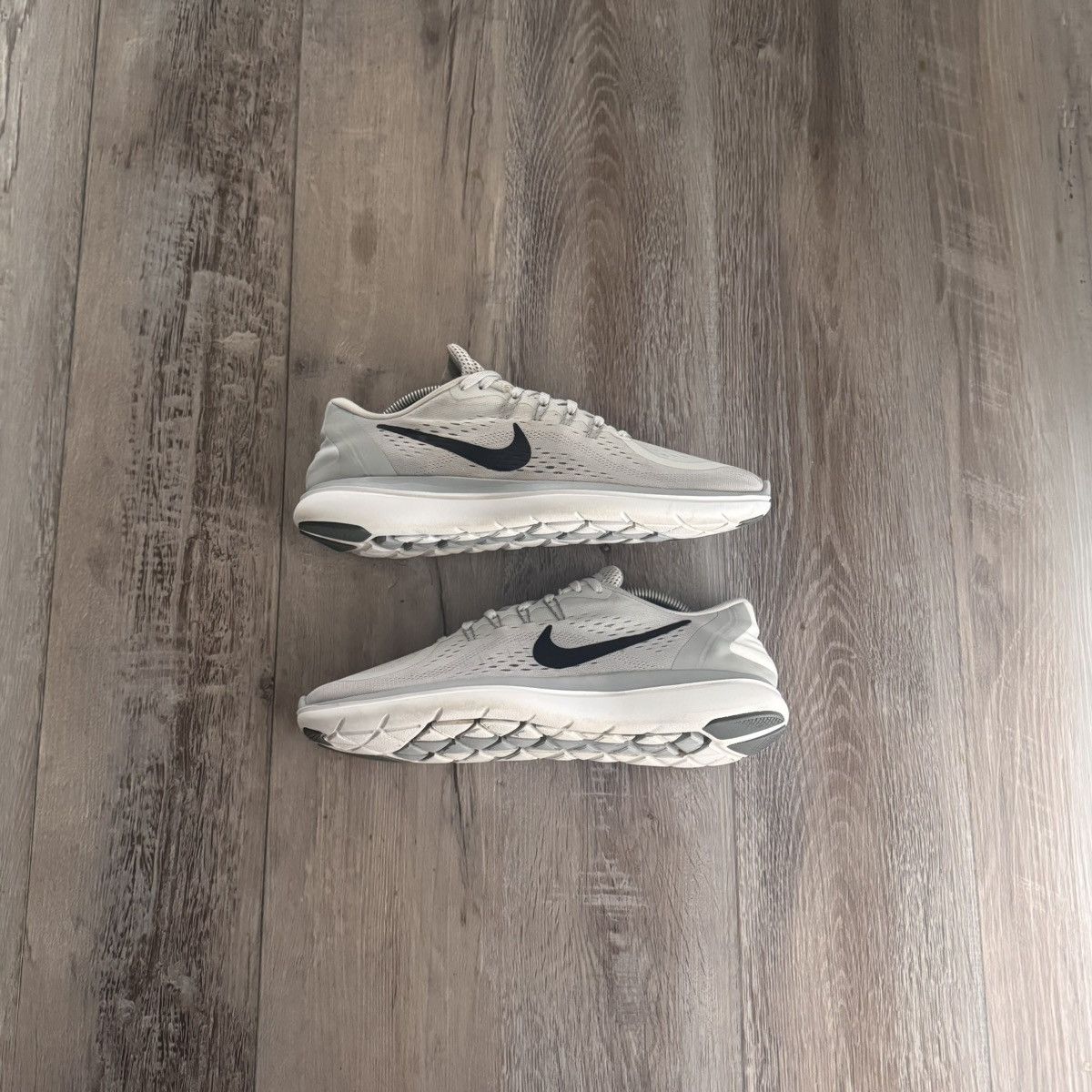 Nike NIKE • Flex 2017 Rn (10.5M) Size US 10.5 / EU 43-44 - 1 Thumbnail