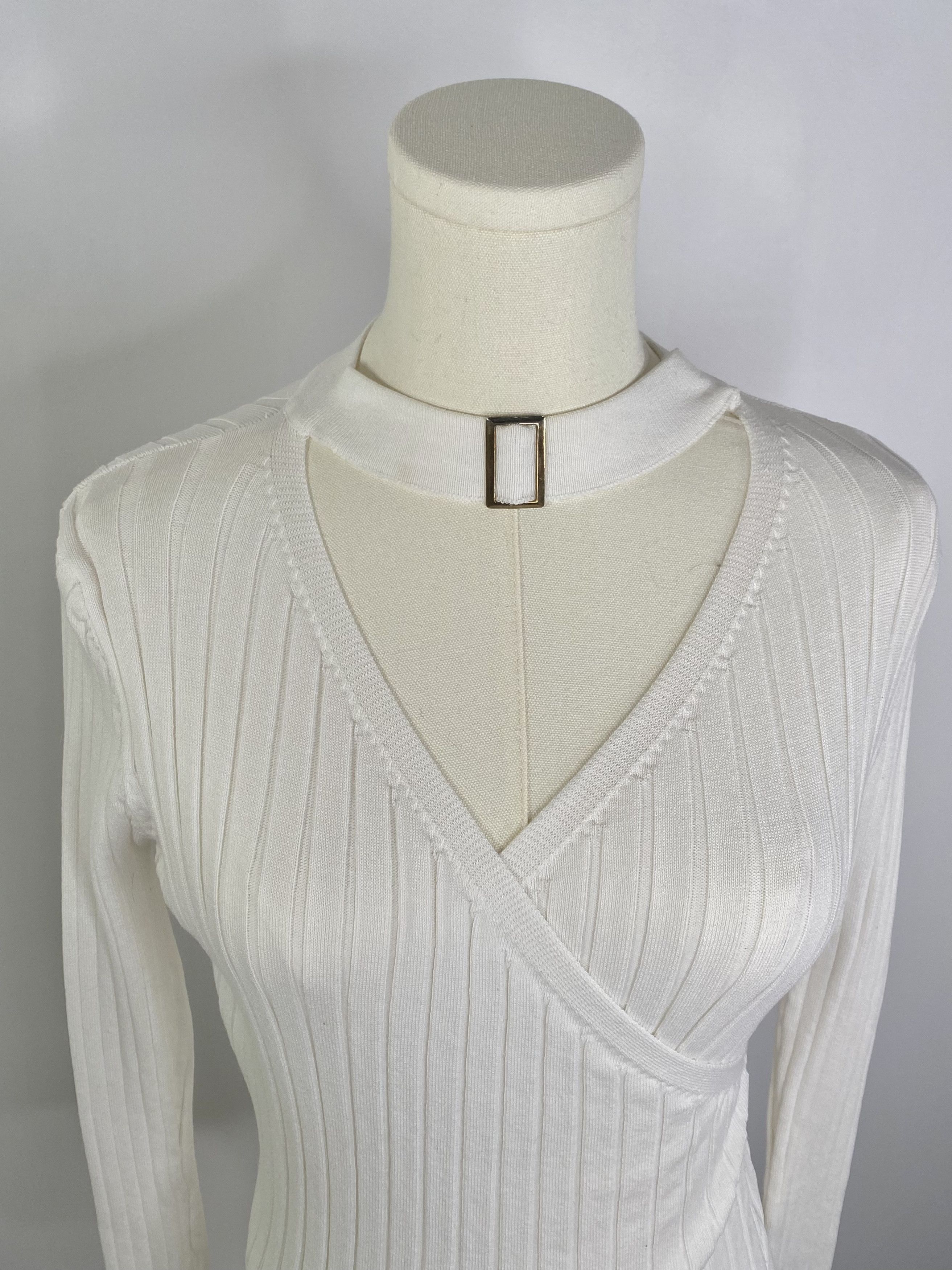 Vintage White Cut-Out Buckle V-Neck Sweater Size M / US 6-8 / IT 42-44 - 2 Thumbnail