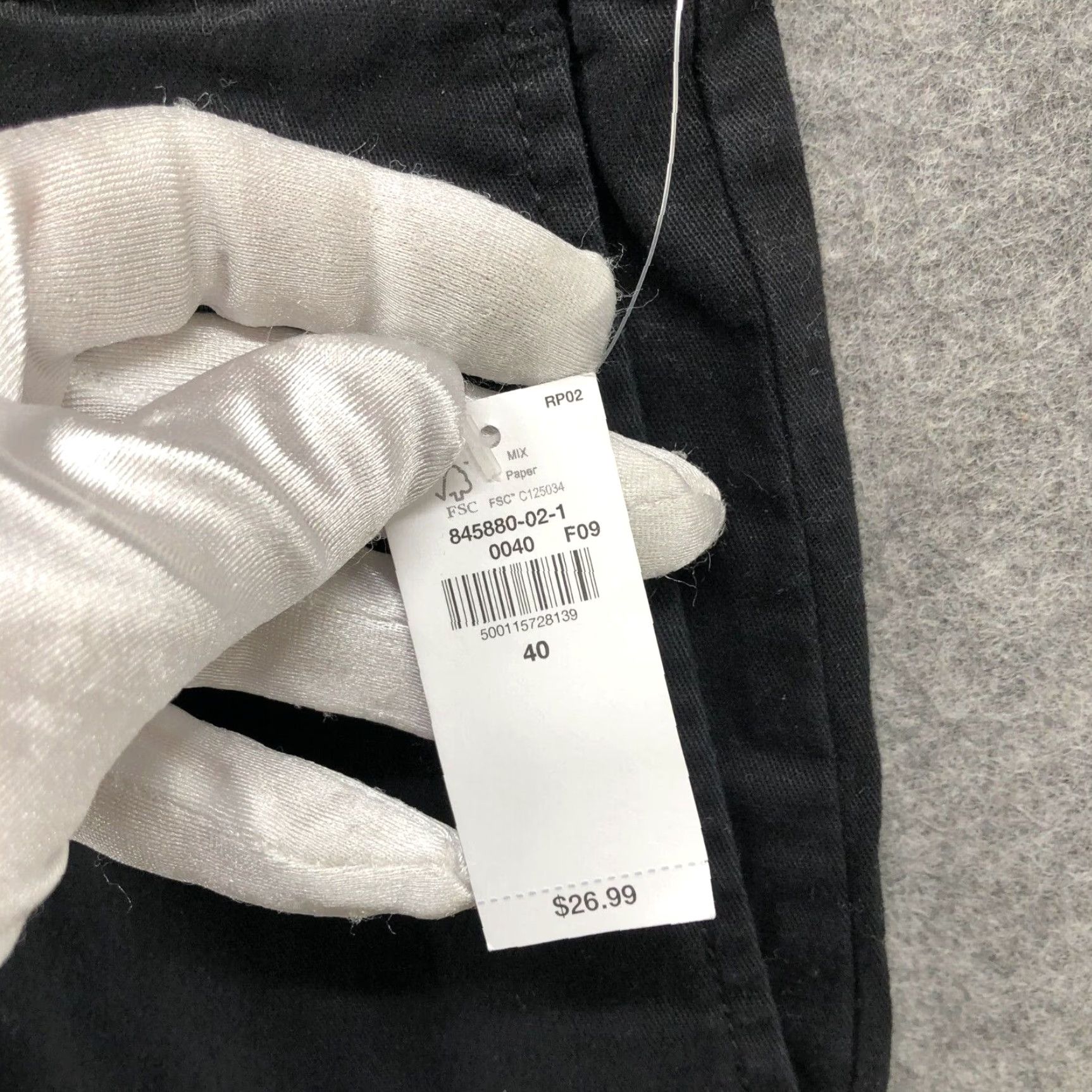 Old Navy NWT Old Navy Chino Shorts 40 Black 8'' Inseam Flat Front Stretch Mens Casual Size US 40 / EU 56 - 4 Thumbnail