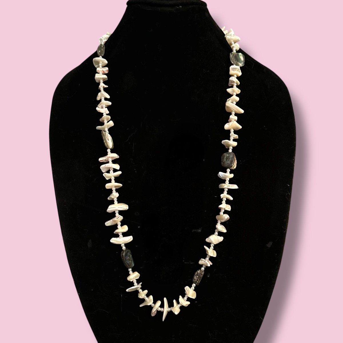 Vintage Vintage long mother of pearl and abalone chip necklace Size ONE SIZE - 1 Thumbnail