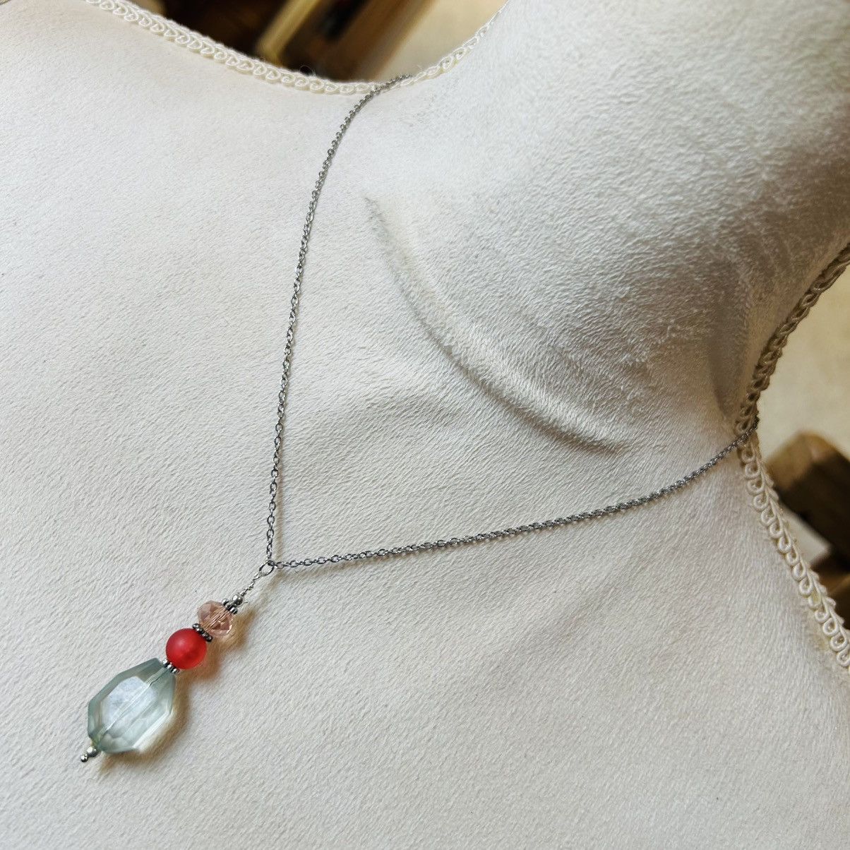 Handmade Handcrafted faceted crystal frosted glass lucite necklace Size ONE SIZE - 2 Thumbnail
