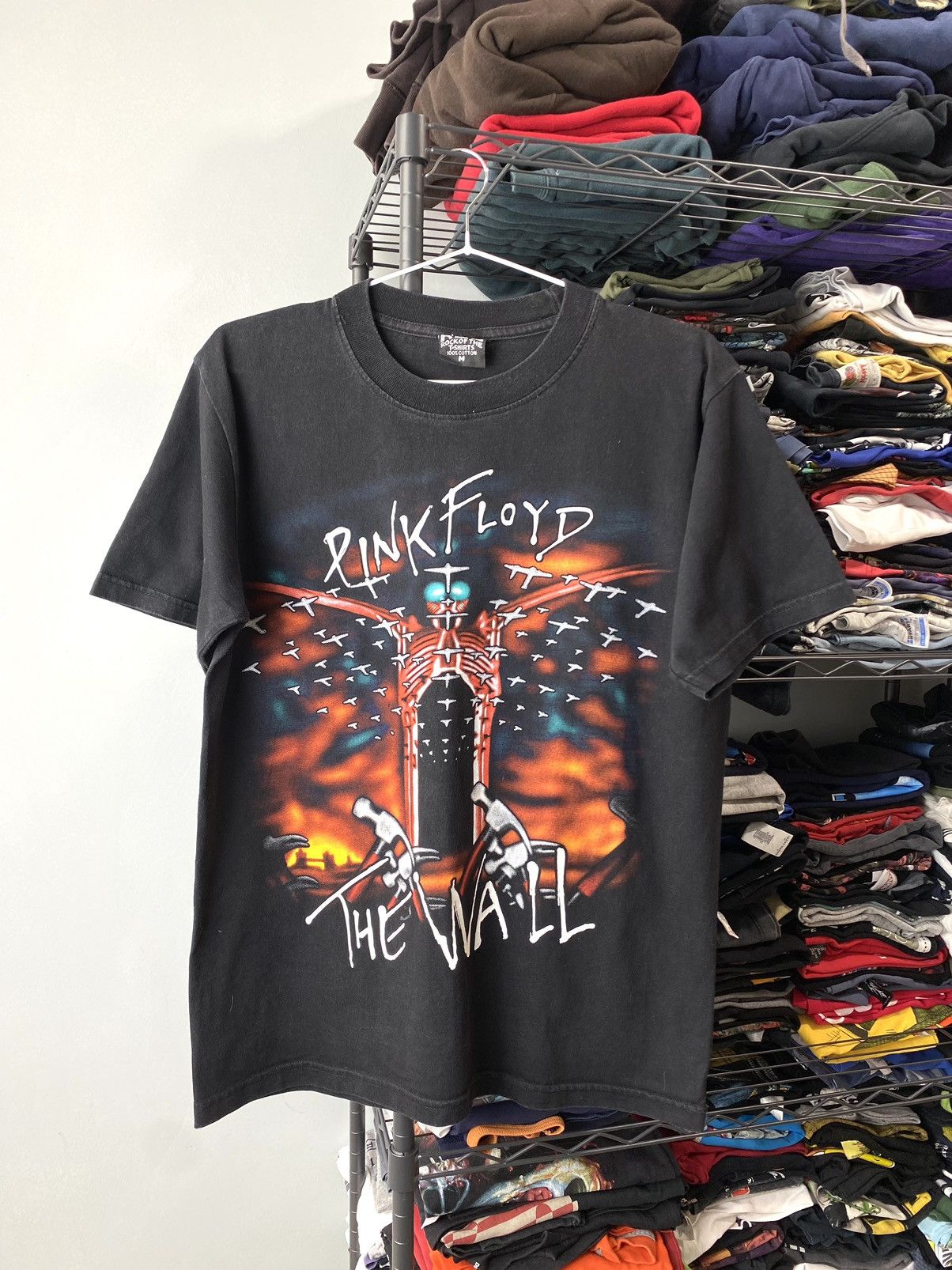 Band Tees Very Rare ! Vintage 1990’s Pink Floyd The Wall Album T Shirt Size US M / EU 48-50 / 2 - 1 Thumbnail