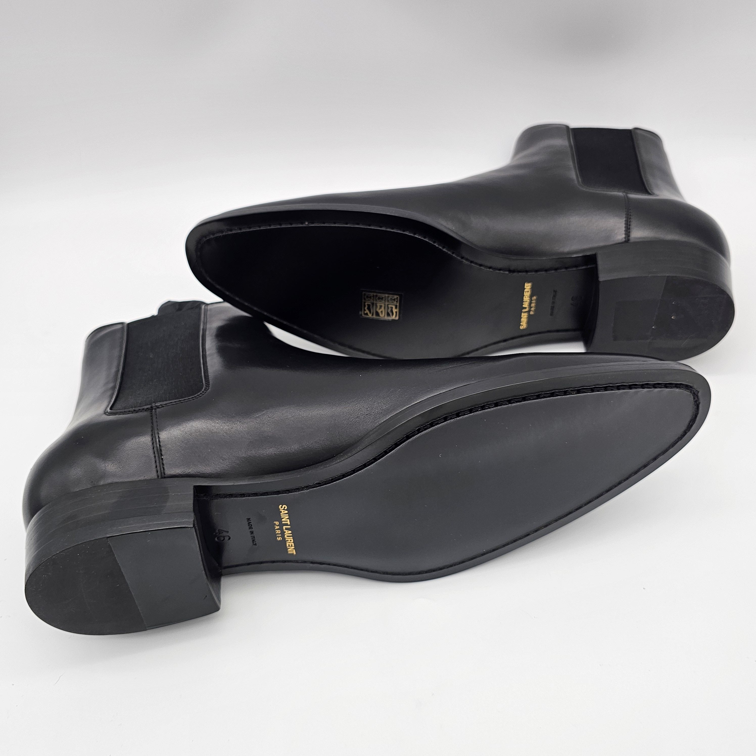 Saint Laurent Paris Saint Laurent Wyatt 30 Chelsea Boots Leather Black U.S 9 Size US 9 / EU 42 - 6 Thumbnail