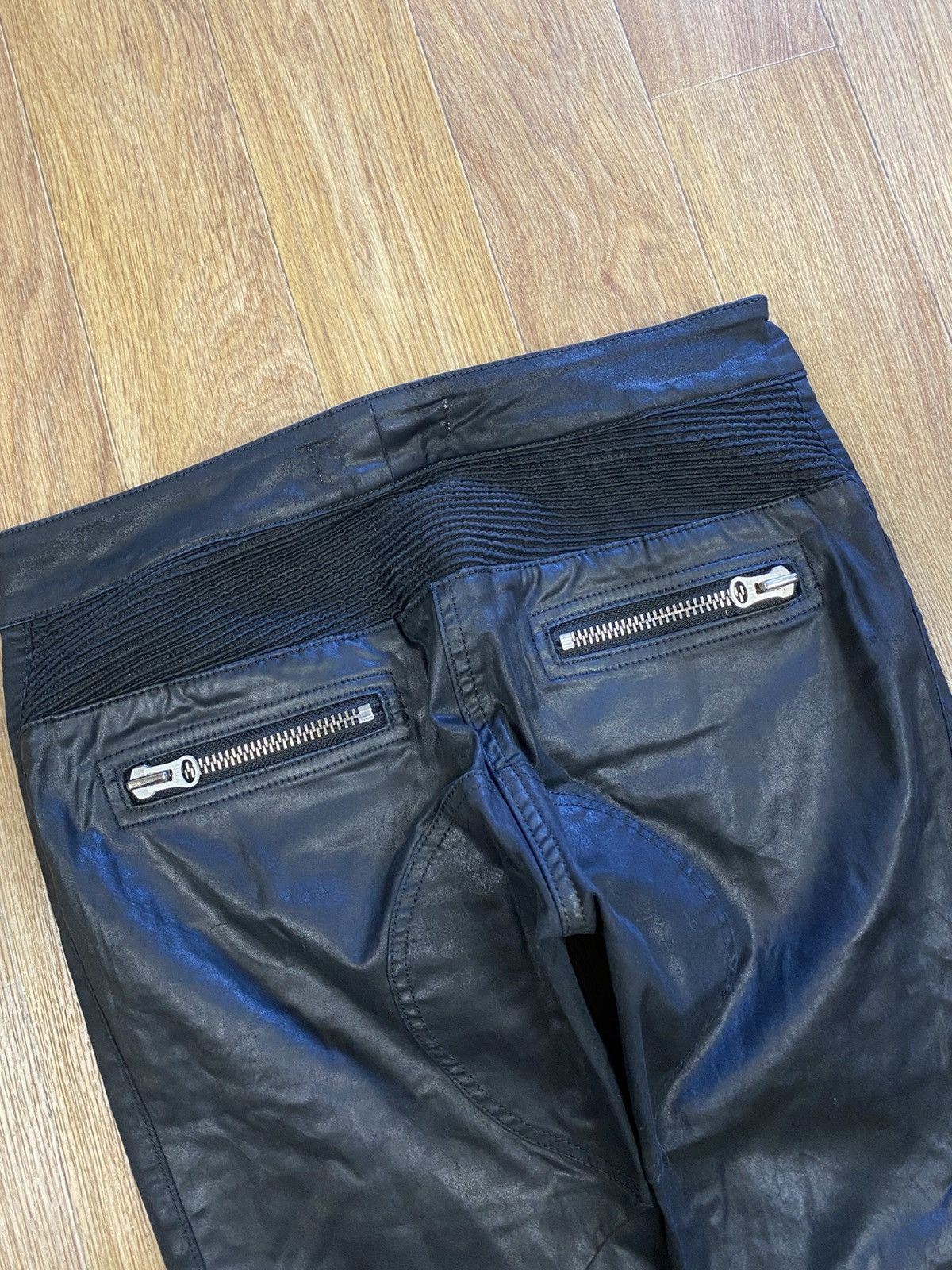 H&M × Isabel Marant Isabel Marant Pour for H&M Black Waxed Biker Pants size US 6 Size 28" / US 6 / IT 42 - 6 Thumbnail